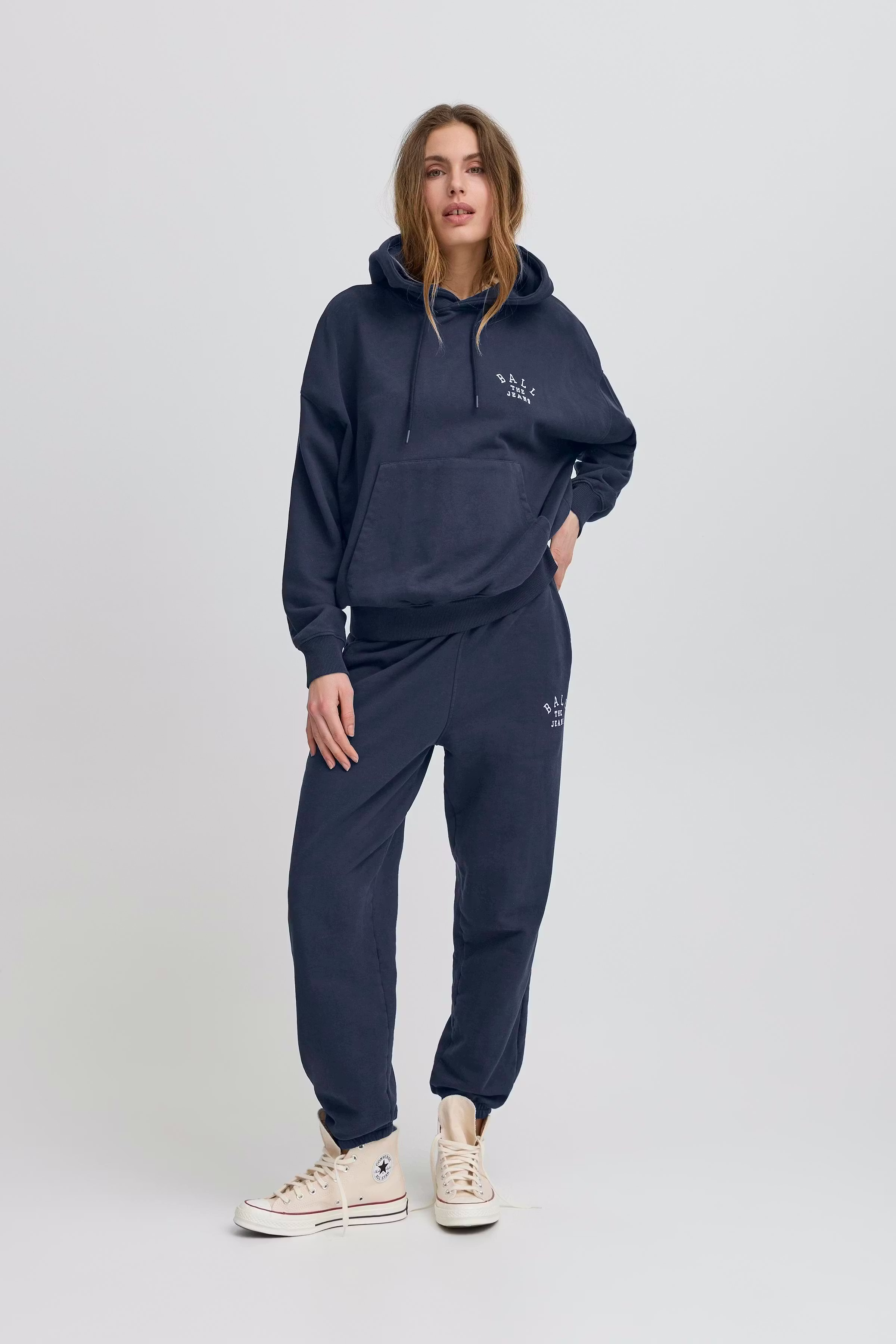 BASAVONA Sweatshirt LOOKBOOK FRONT 50405150-193922