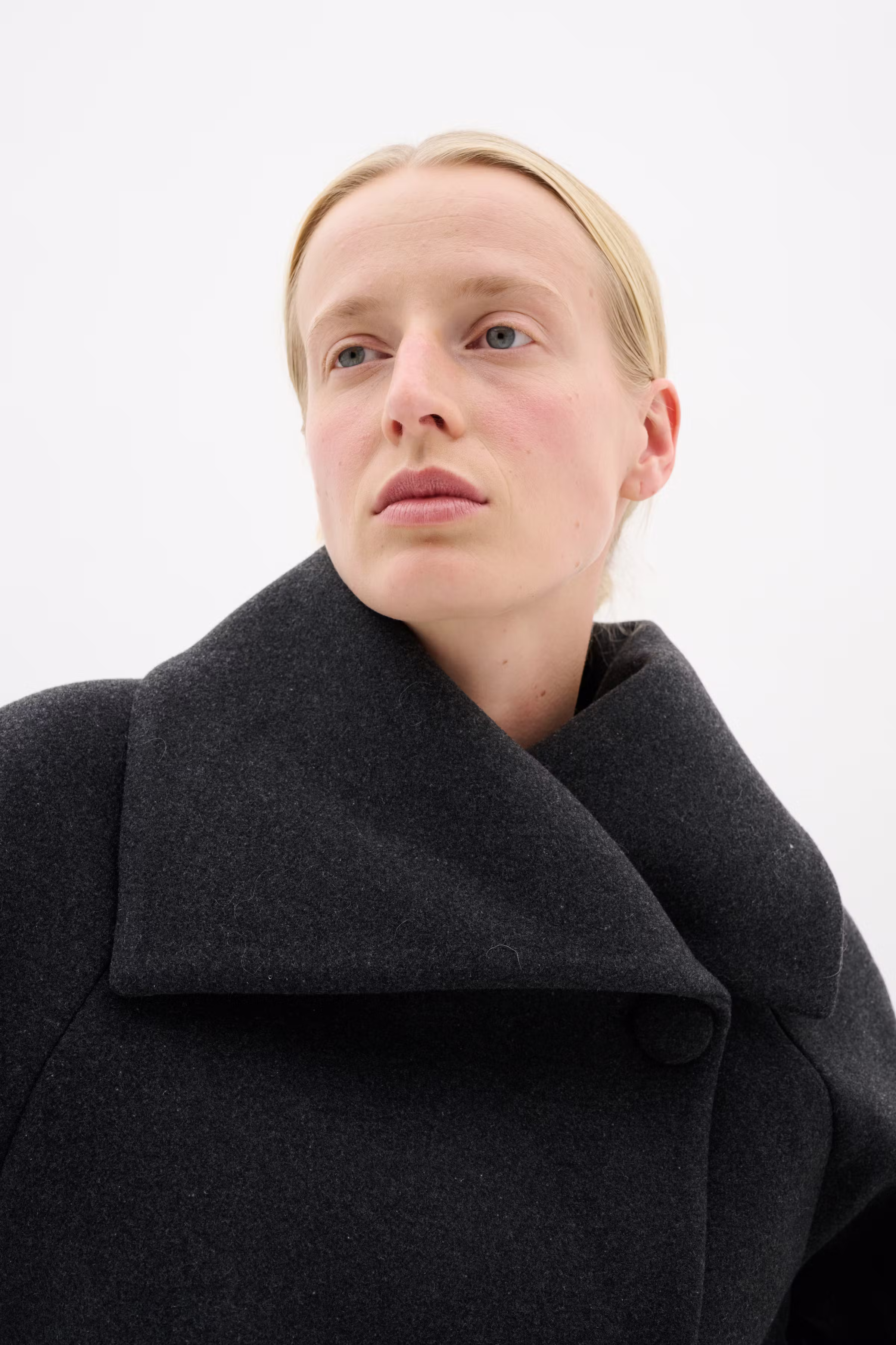 PerryIW Short Mantel LOOKBOOK DETAIL 30110807-300596