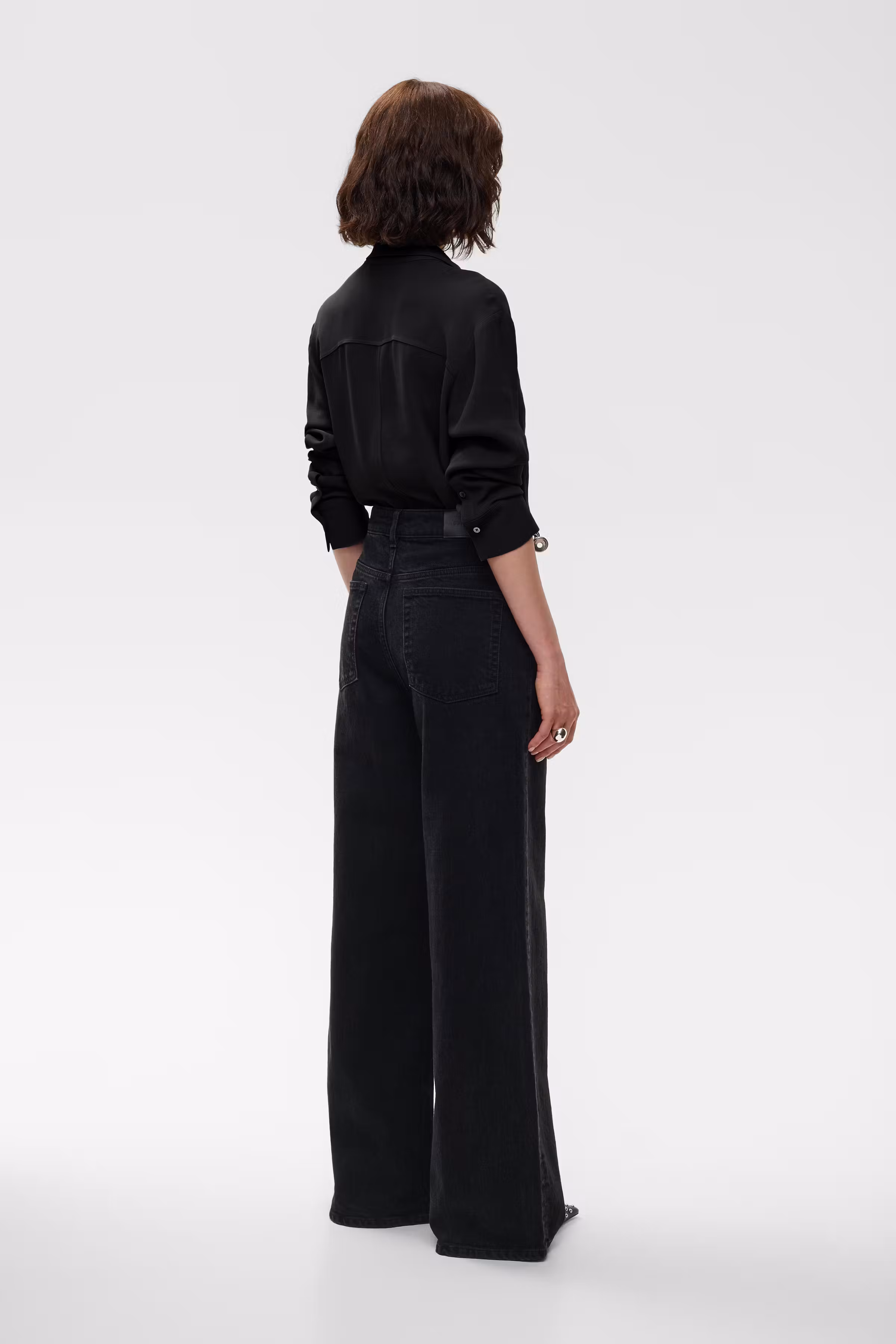 IOPura Jeans LOOKBOOK BACK 30600162-BK999