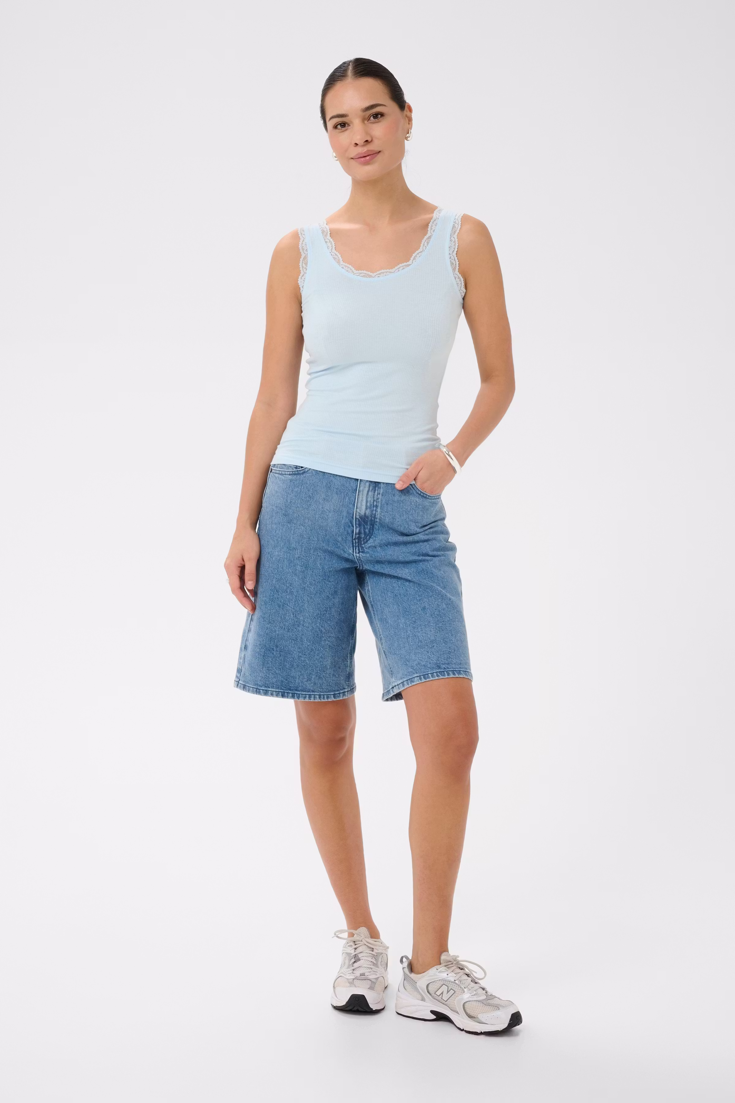 KAomi Top LOOKBOOK FRONT 10510143-144005