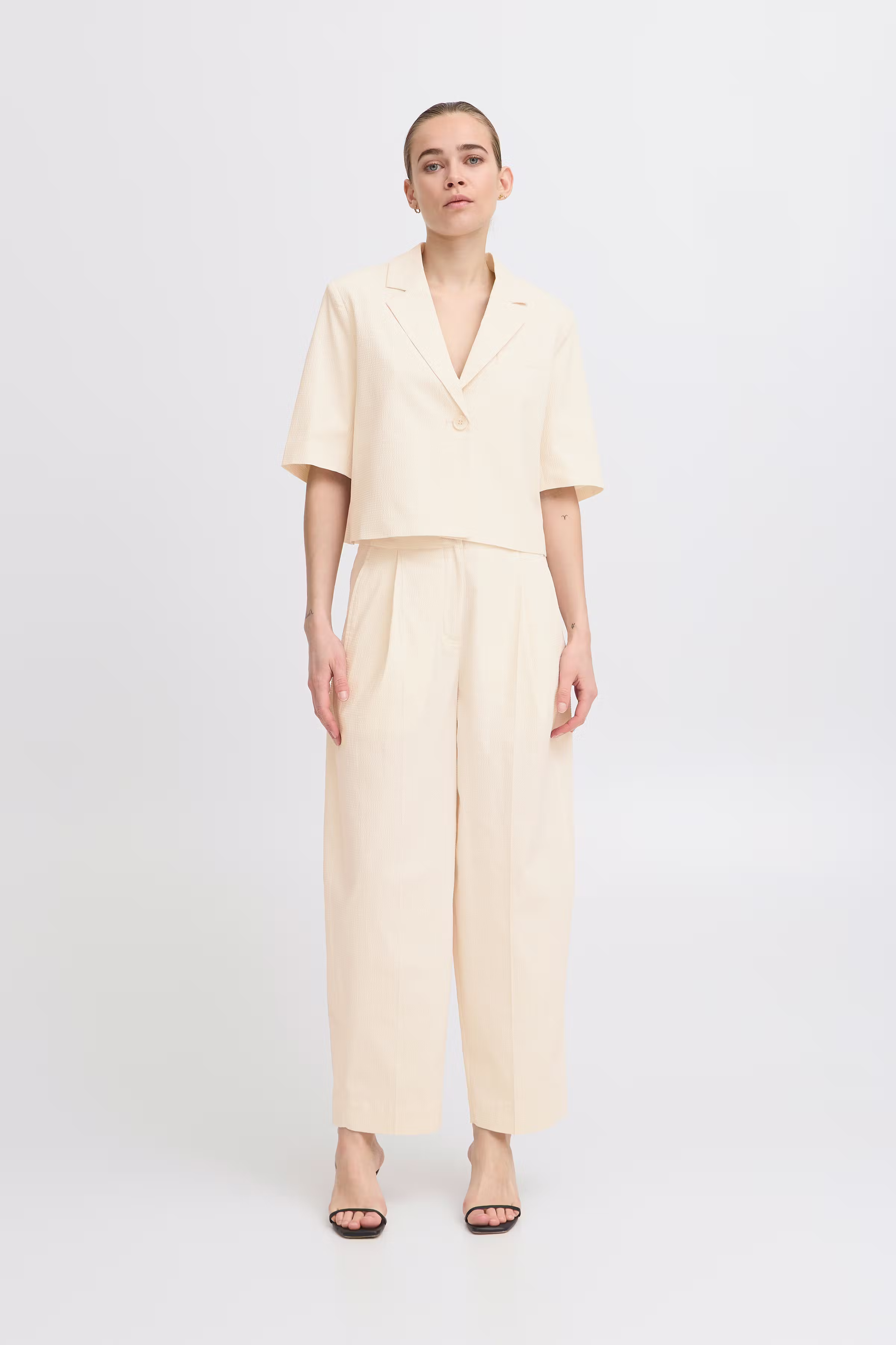 IHWALLIS Blazer LOOKBOOK FRONT 20123285-130905