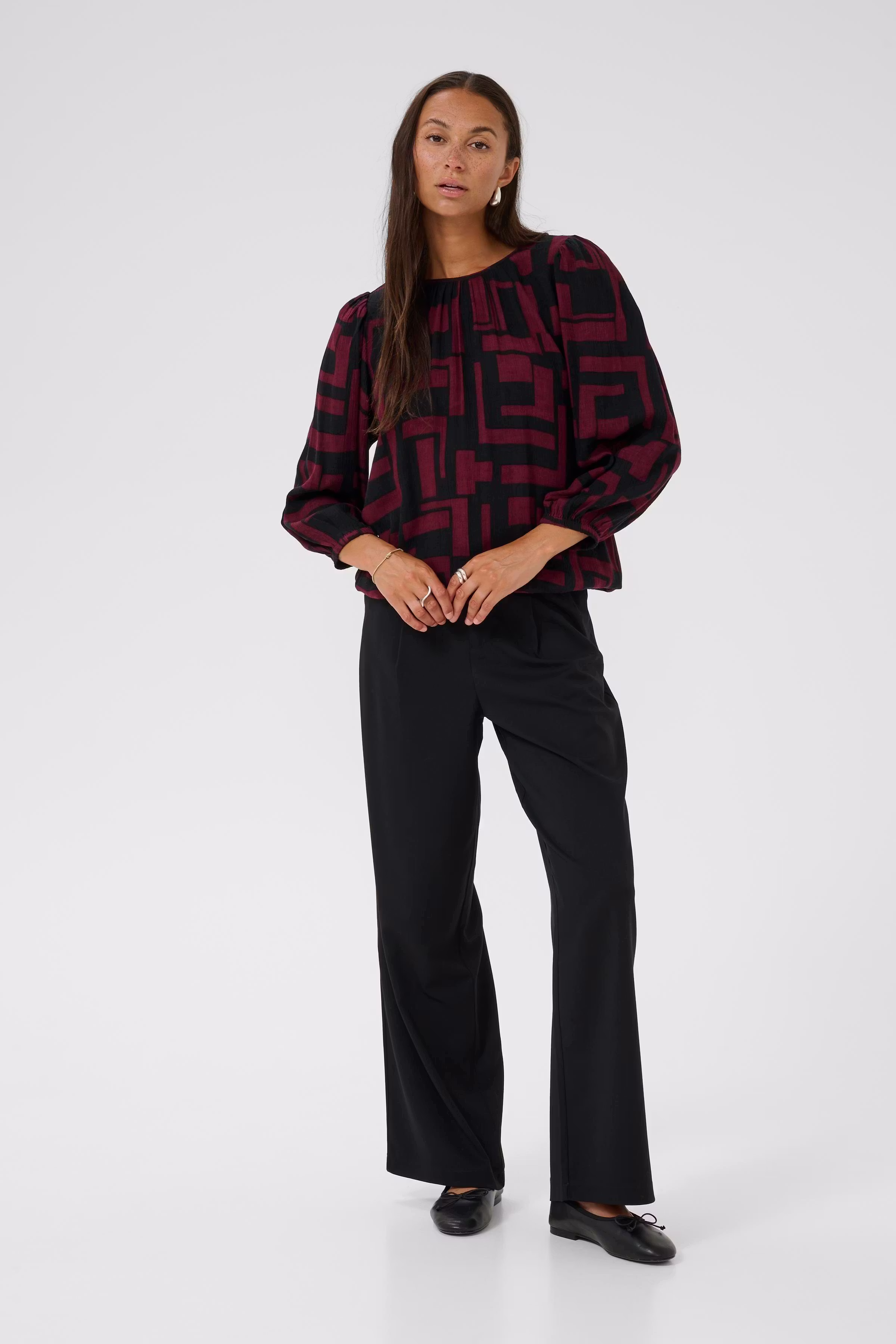 KAlorina Blouse LOOKBOOK FRONT 10510737-108792