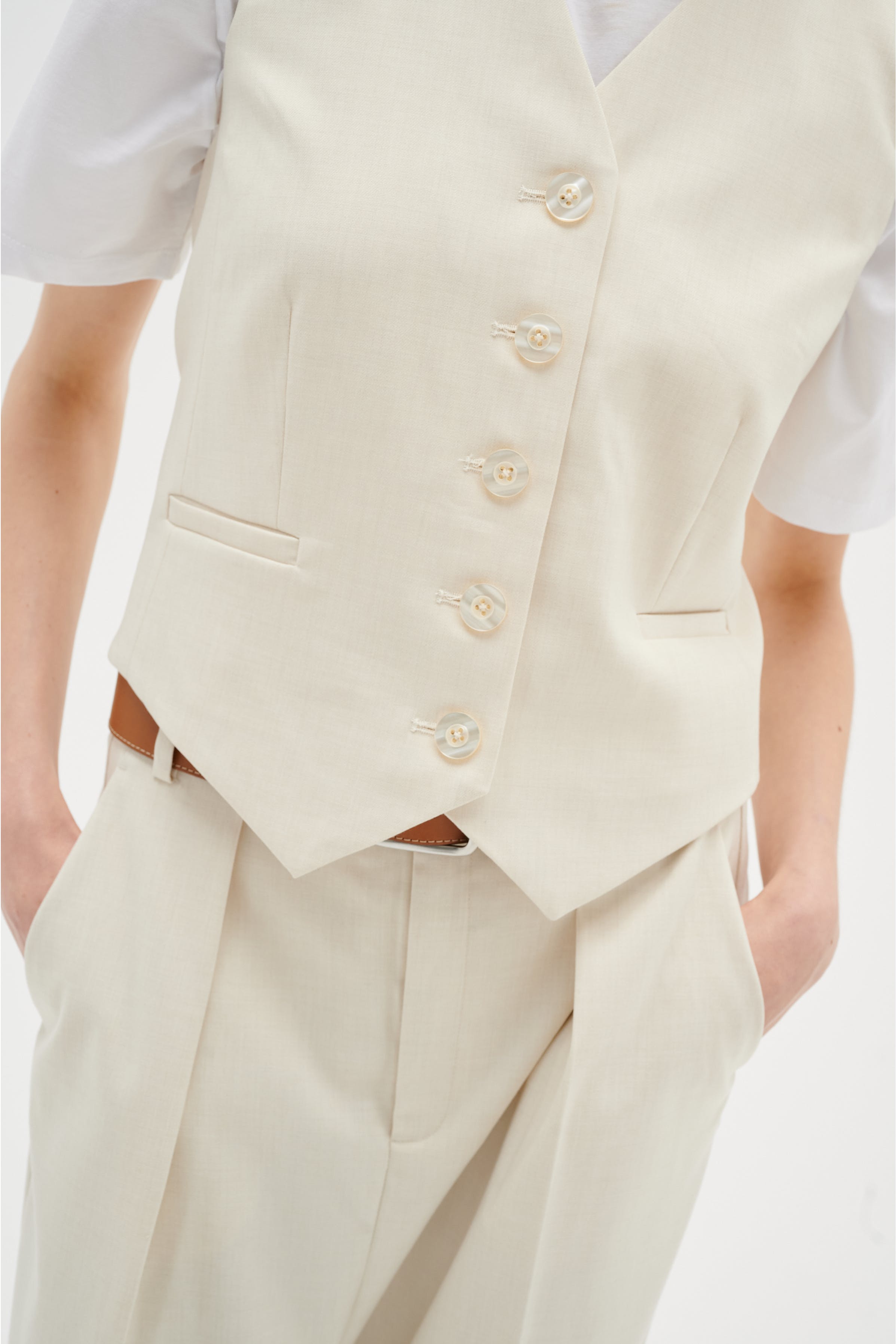 KyrahIW Vest LOOKBOOK DETAIL 30108182-1200001