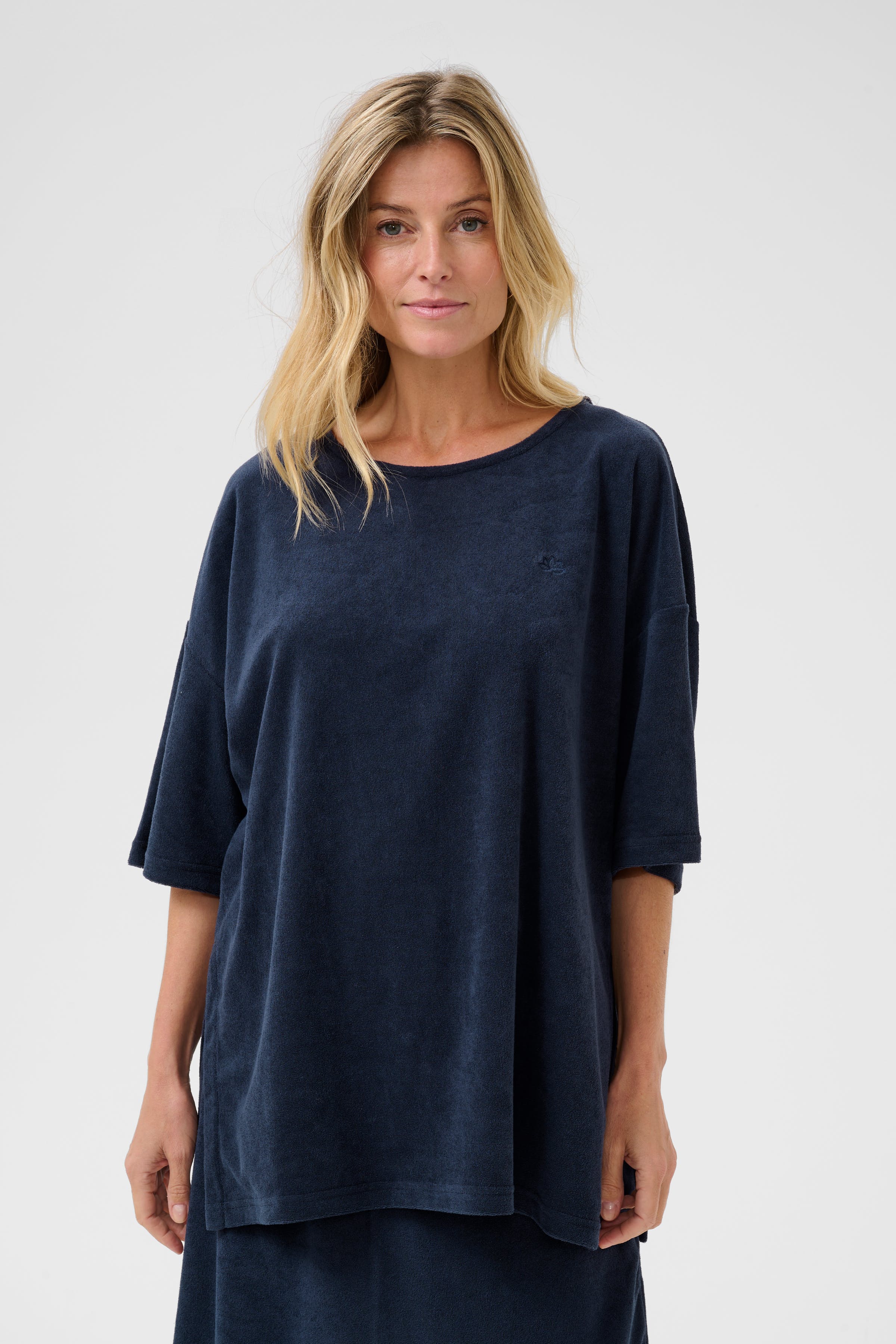 CRFria T-shirt LOOKBOOK FRONT 10613868-193923