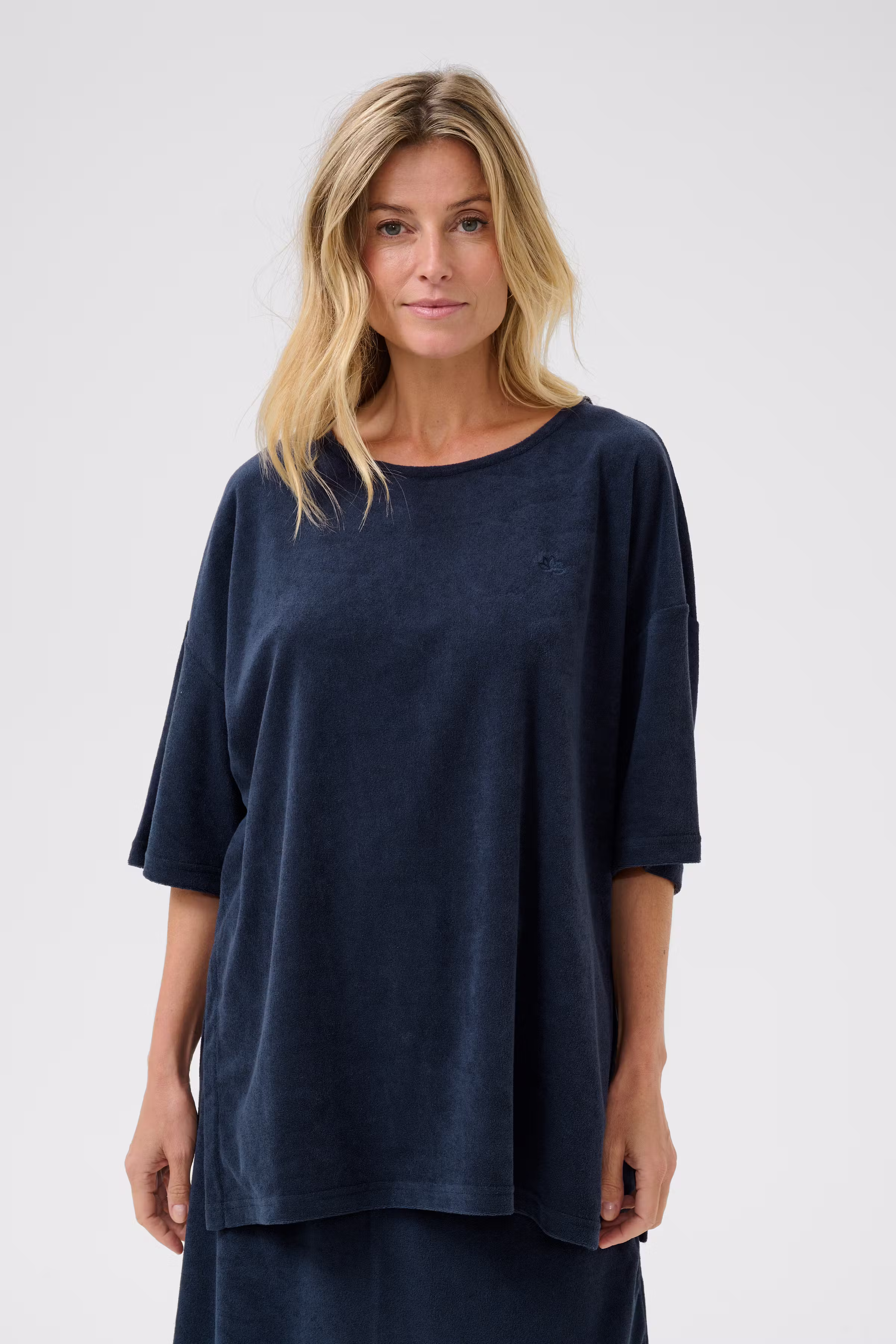 CRFria T-shirt LOOKBOOK FRONT 10613868-193923