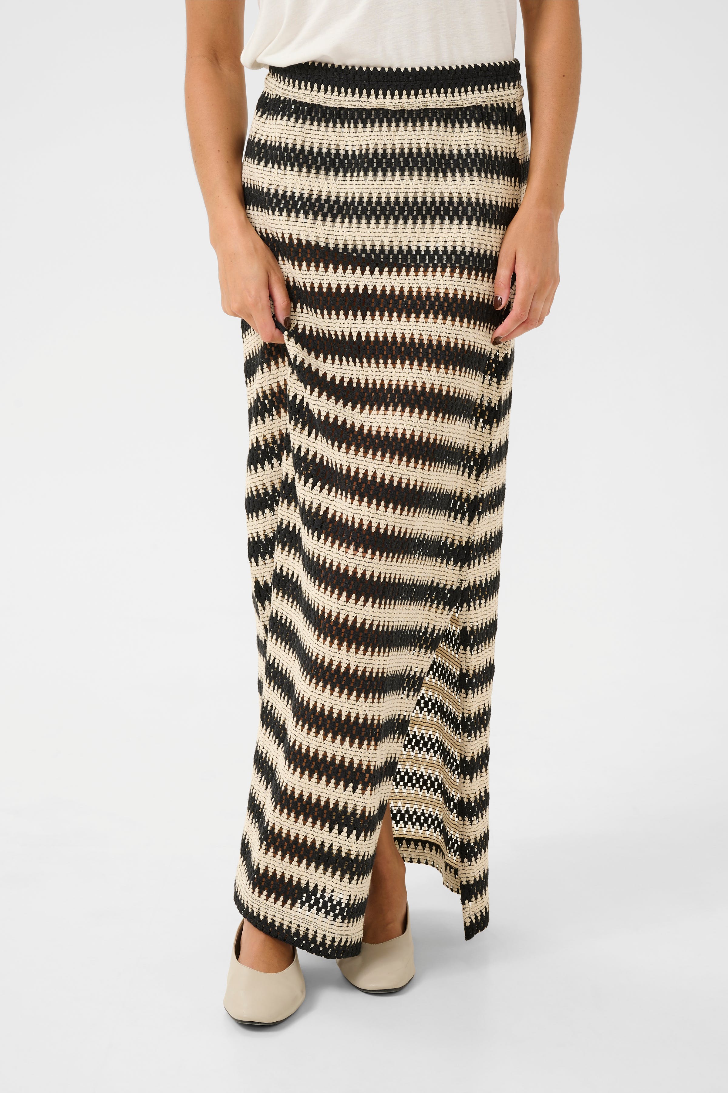 KAmolin Skirt LOOKBOOK FRONT 10509898-107418