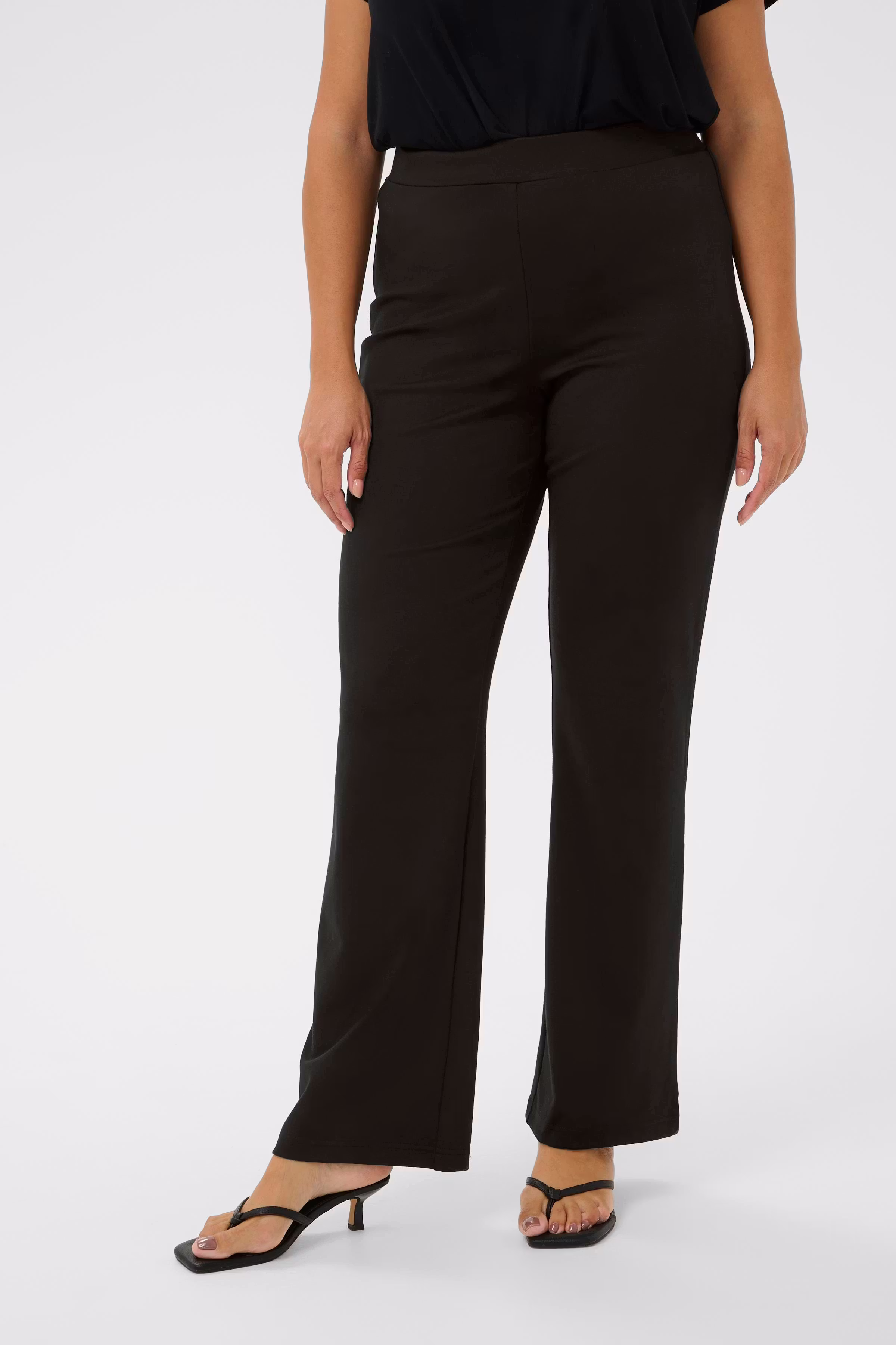 KCjenna Flared Leggings LOOKBOOK FRONT 10582545-100121