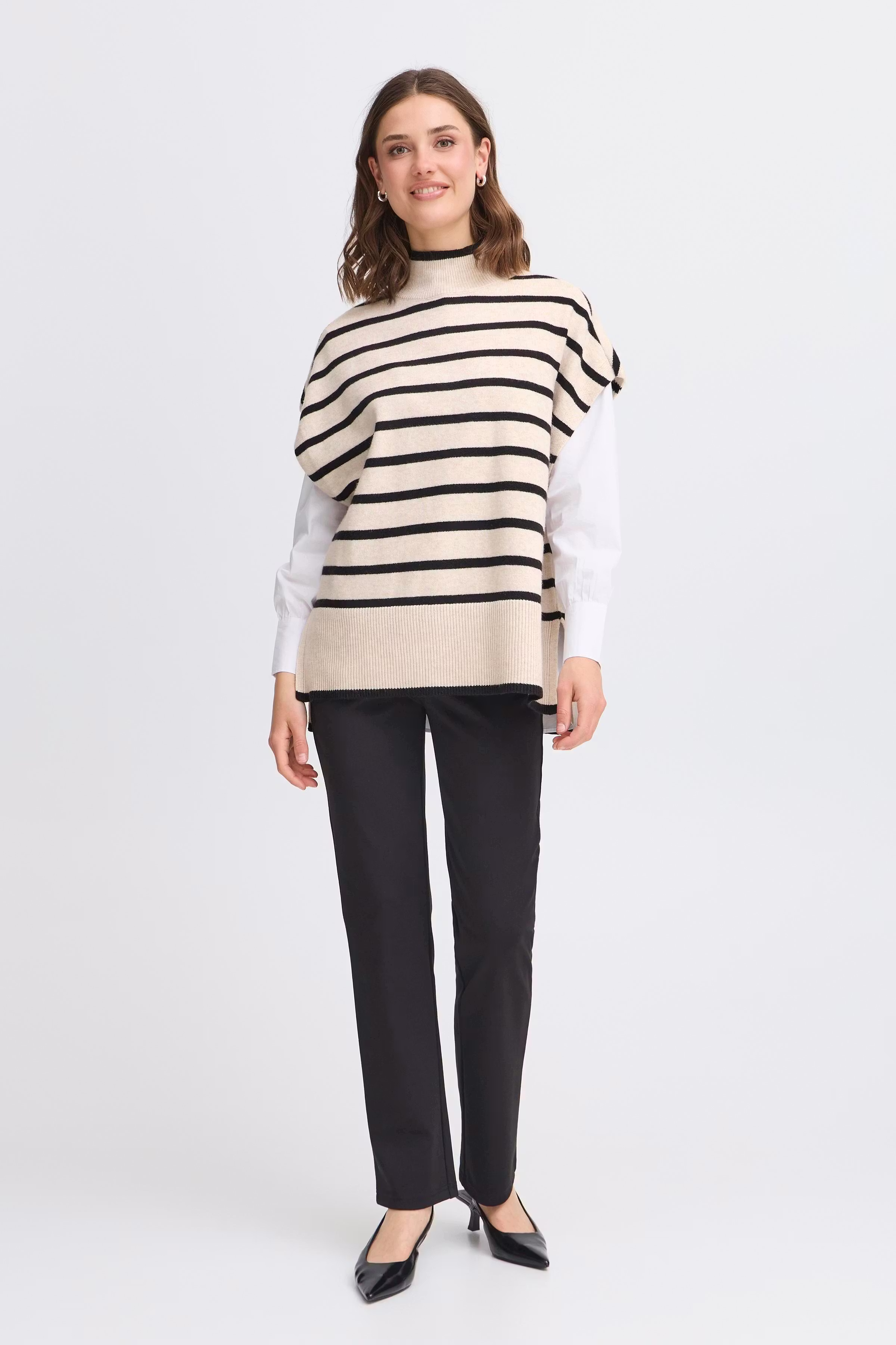 FRBITTE Poncho LOOKBOOK FRONT 20616065-200669