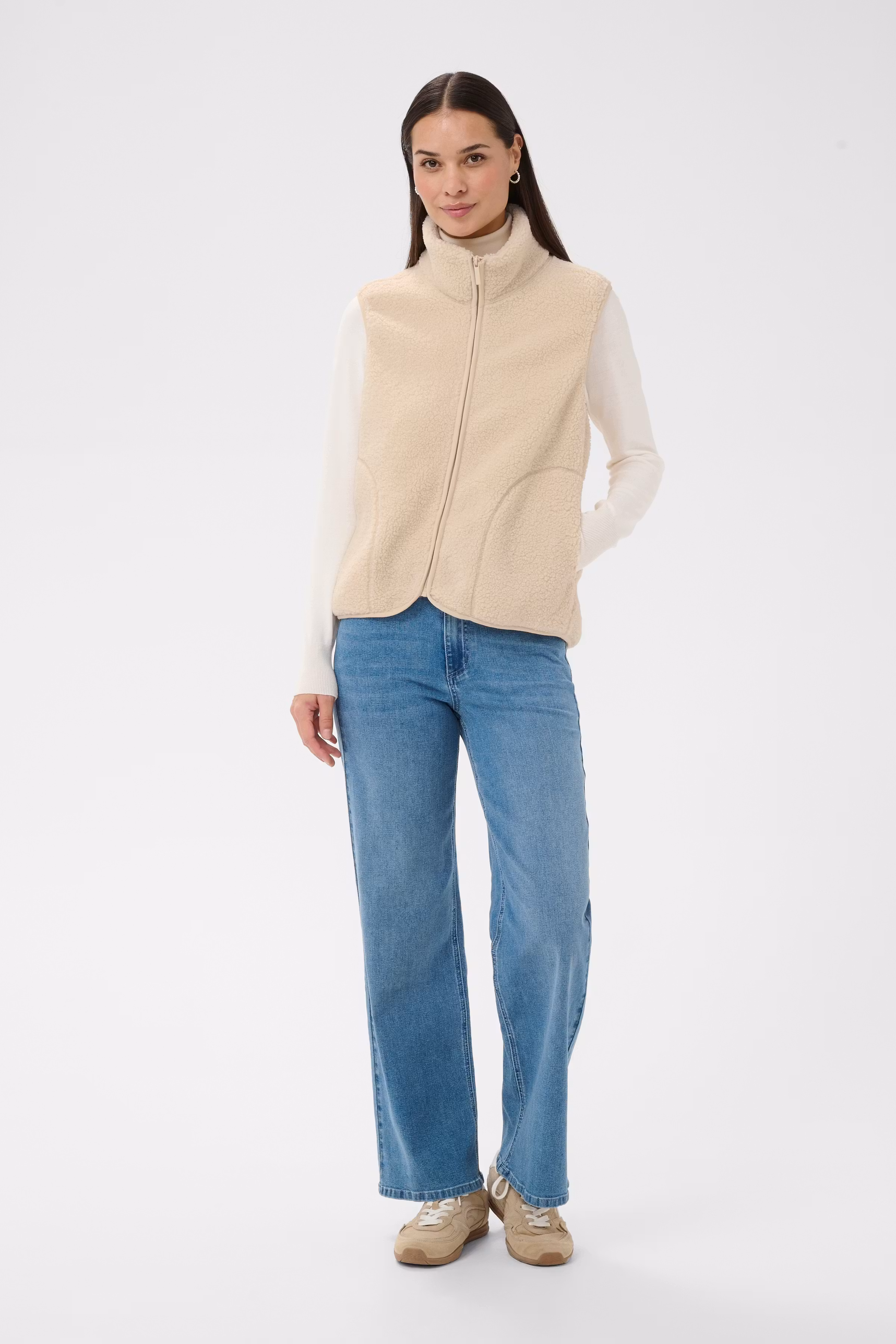 KAally Vest LOOKBOOK FRONT 10512029-120601