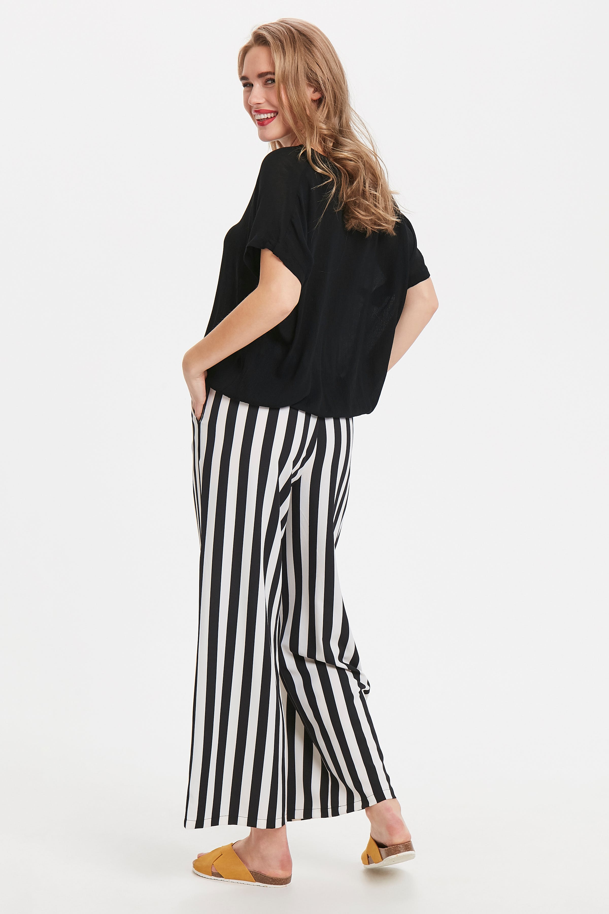 KAamber Bluse LOOKBOOK BACK 10500781-50600