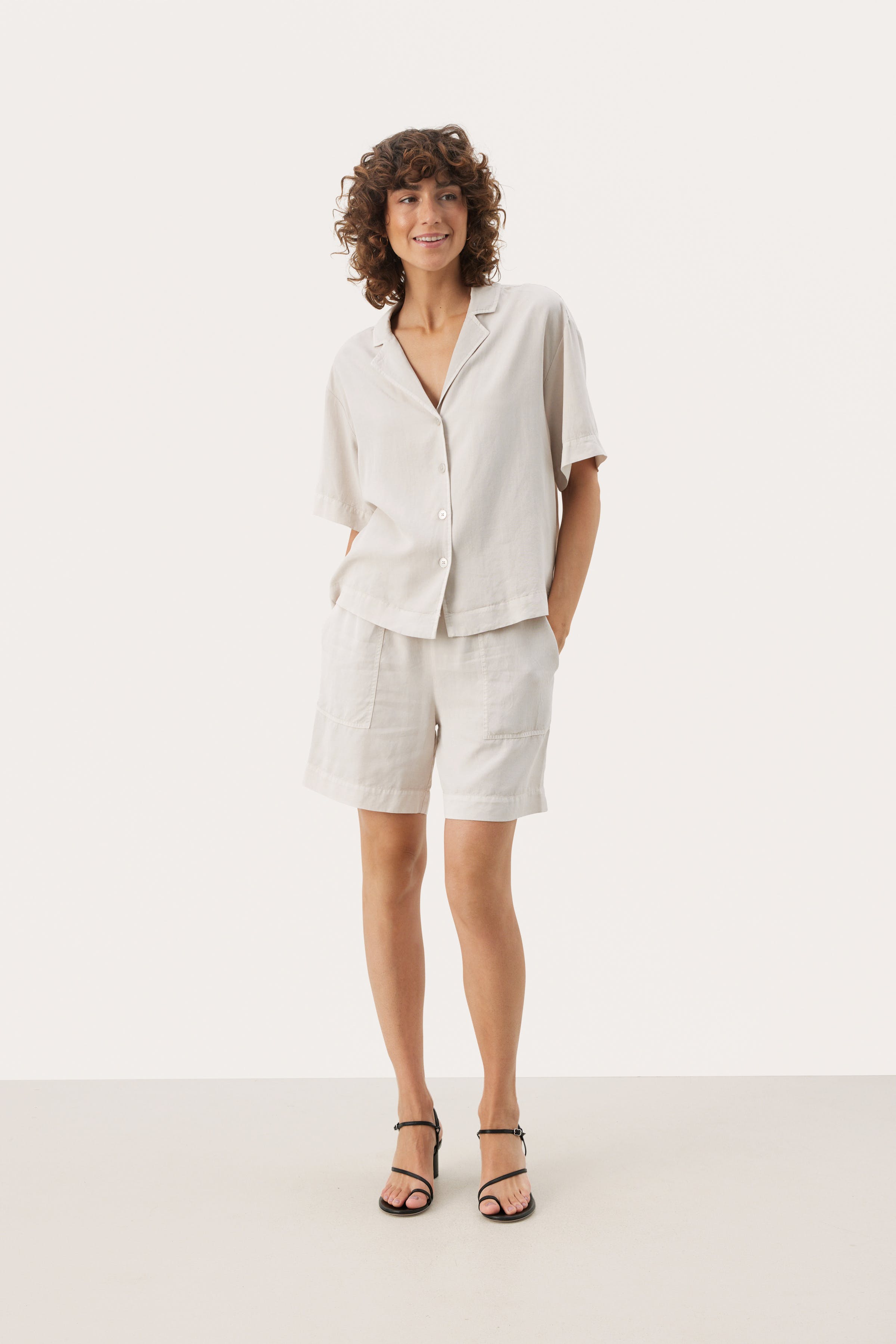 JeyaPW Hemd LOOKBOOK FRONT 30308788-130400