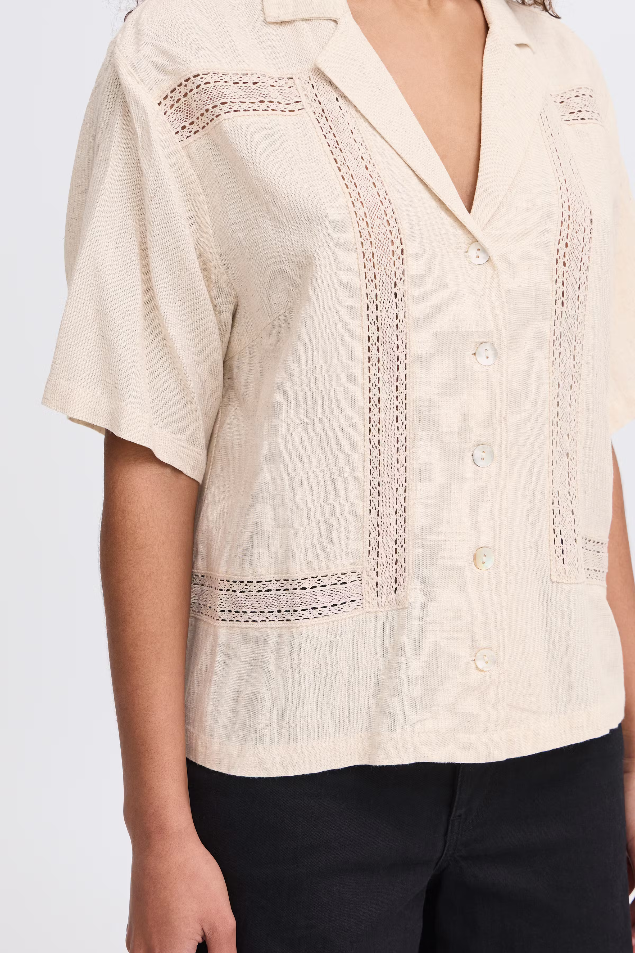 IHMIRU Långärmad skjorta LOOKBOOK DETAIL 20122707-204356