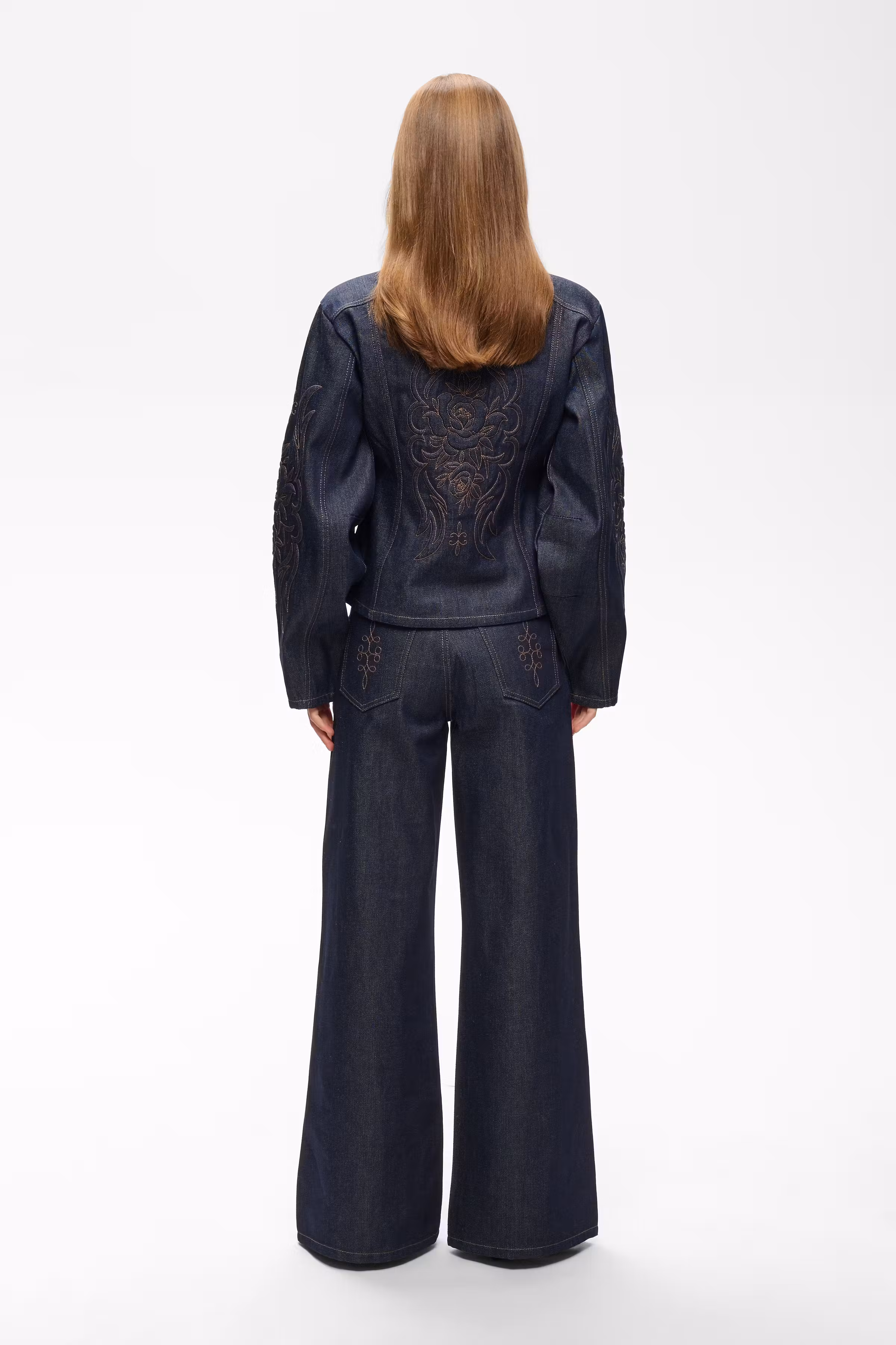 GZthenna Jeans LOOKBOOK BACK 10911982-105699