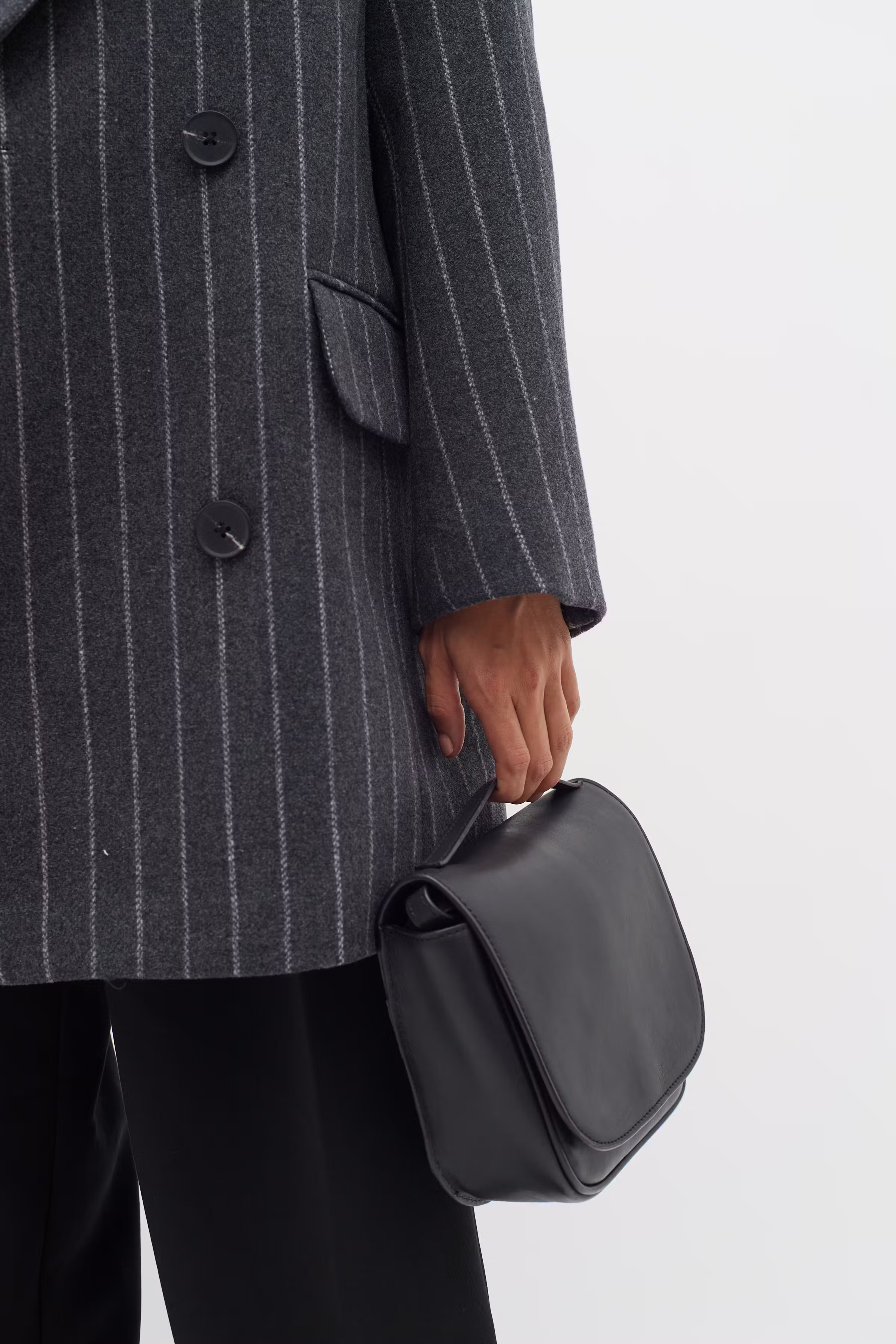 PeytonIW Mantel LOOKBOOK DETAIL 30108496-302195