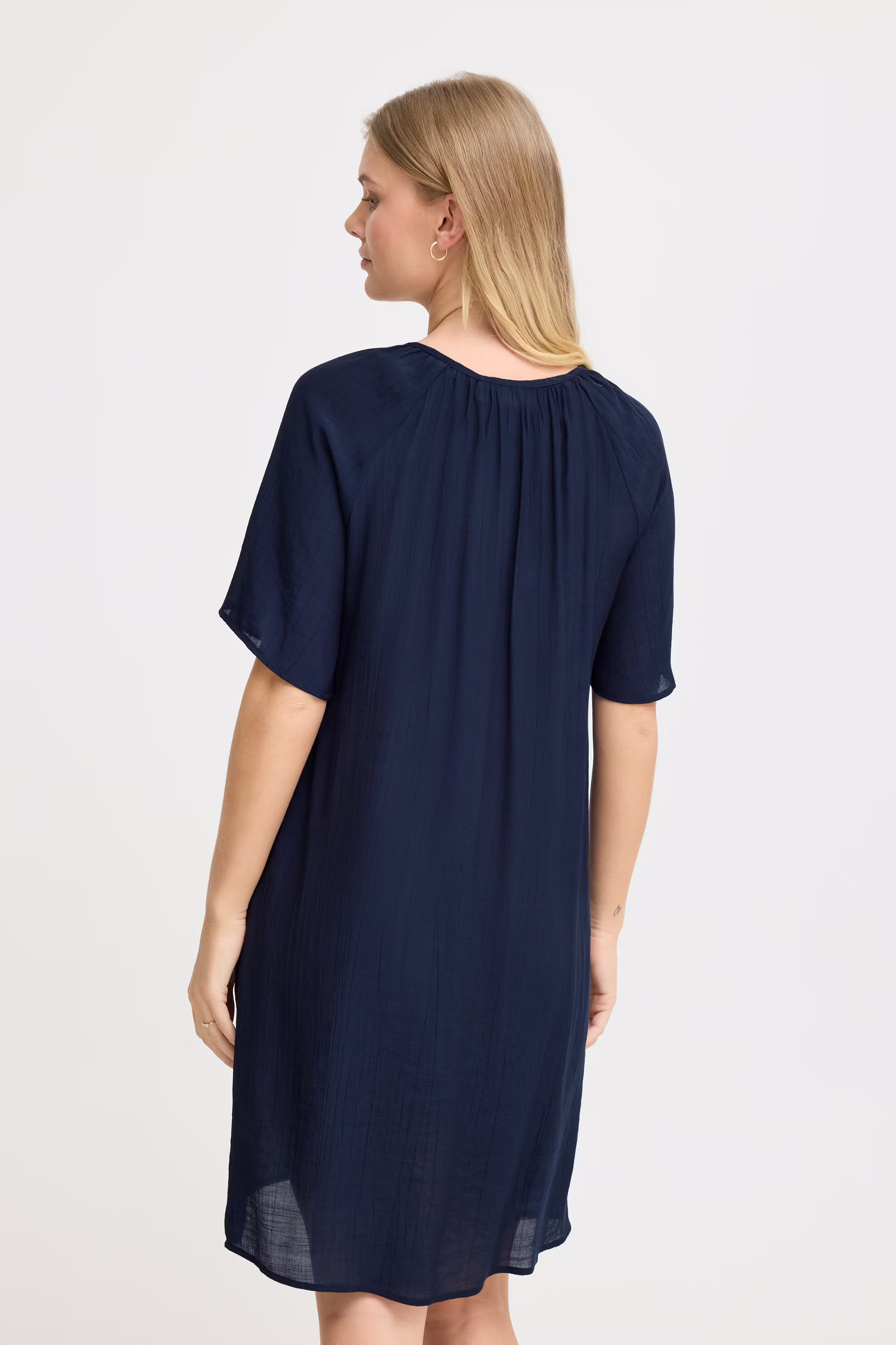 FRALYSSA Kleid LOOKBOOK BACK 20616098-193923