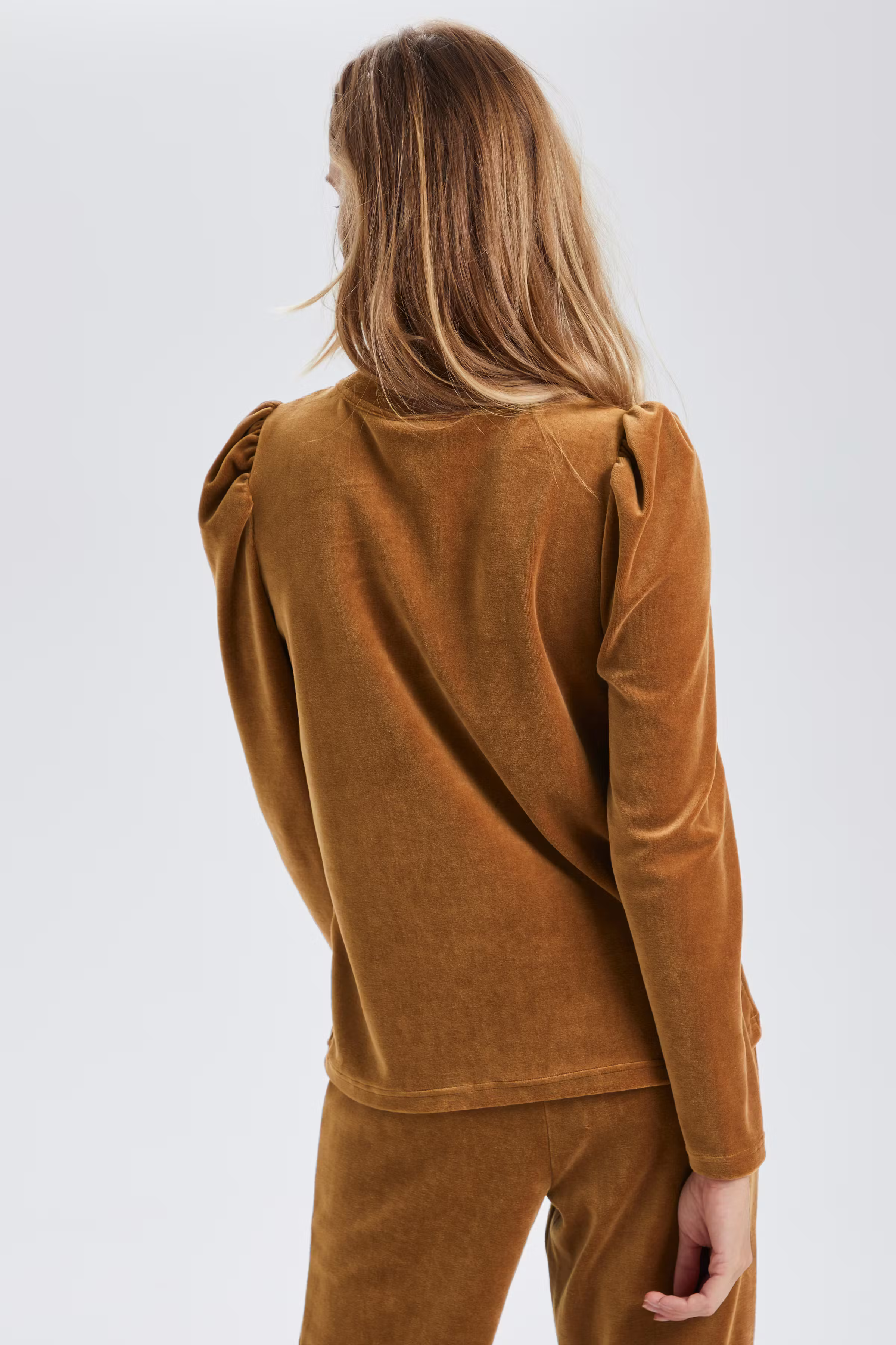 SLVelvetina Blouse LOOKBOOK BACK 30405788-181029