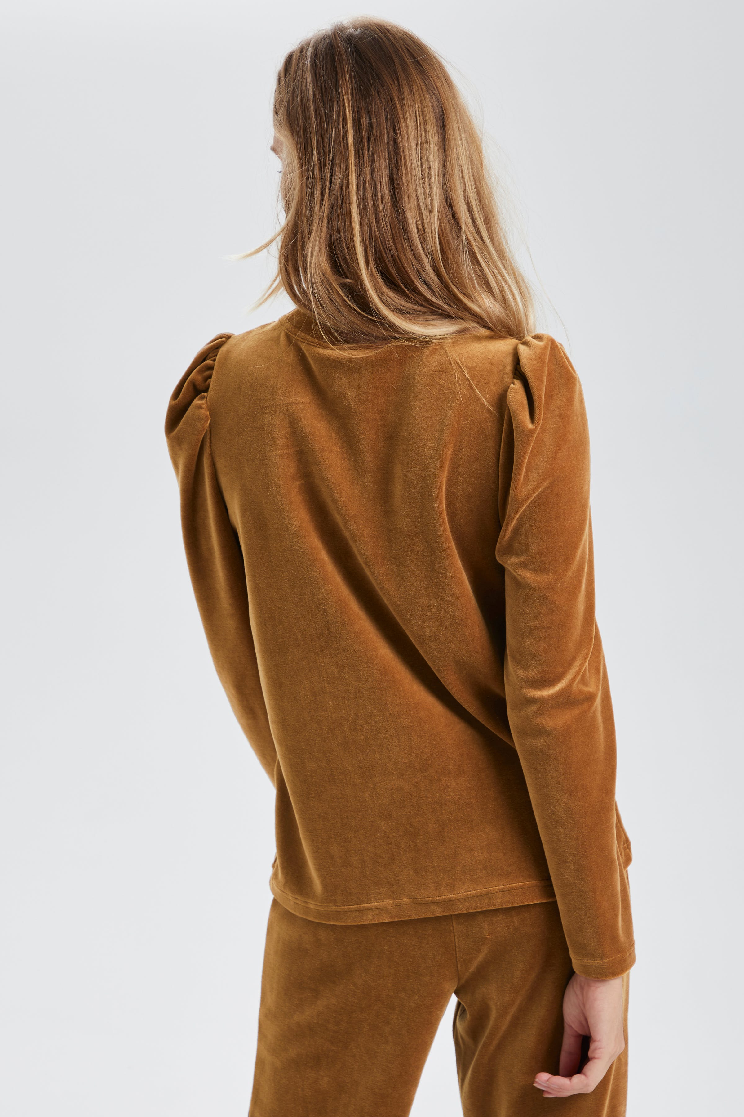 SLVelvetina Blouse LOOKBOOK BACK 30405788-181029