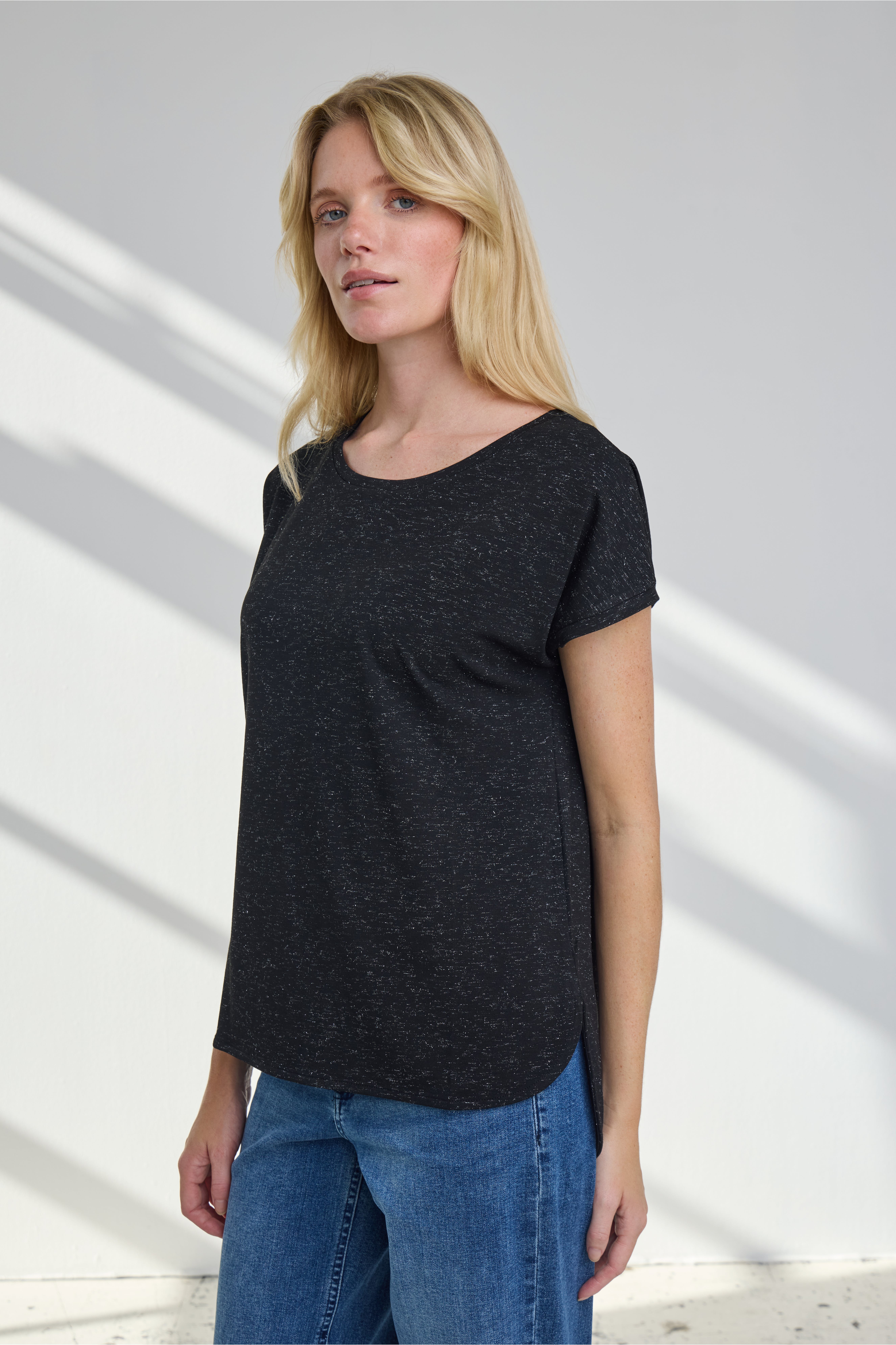 IHREBEL T-shirt LOCATION NONE 20109945-194008