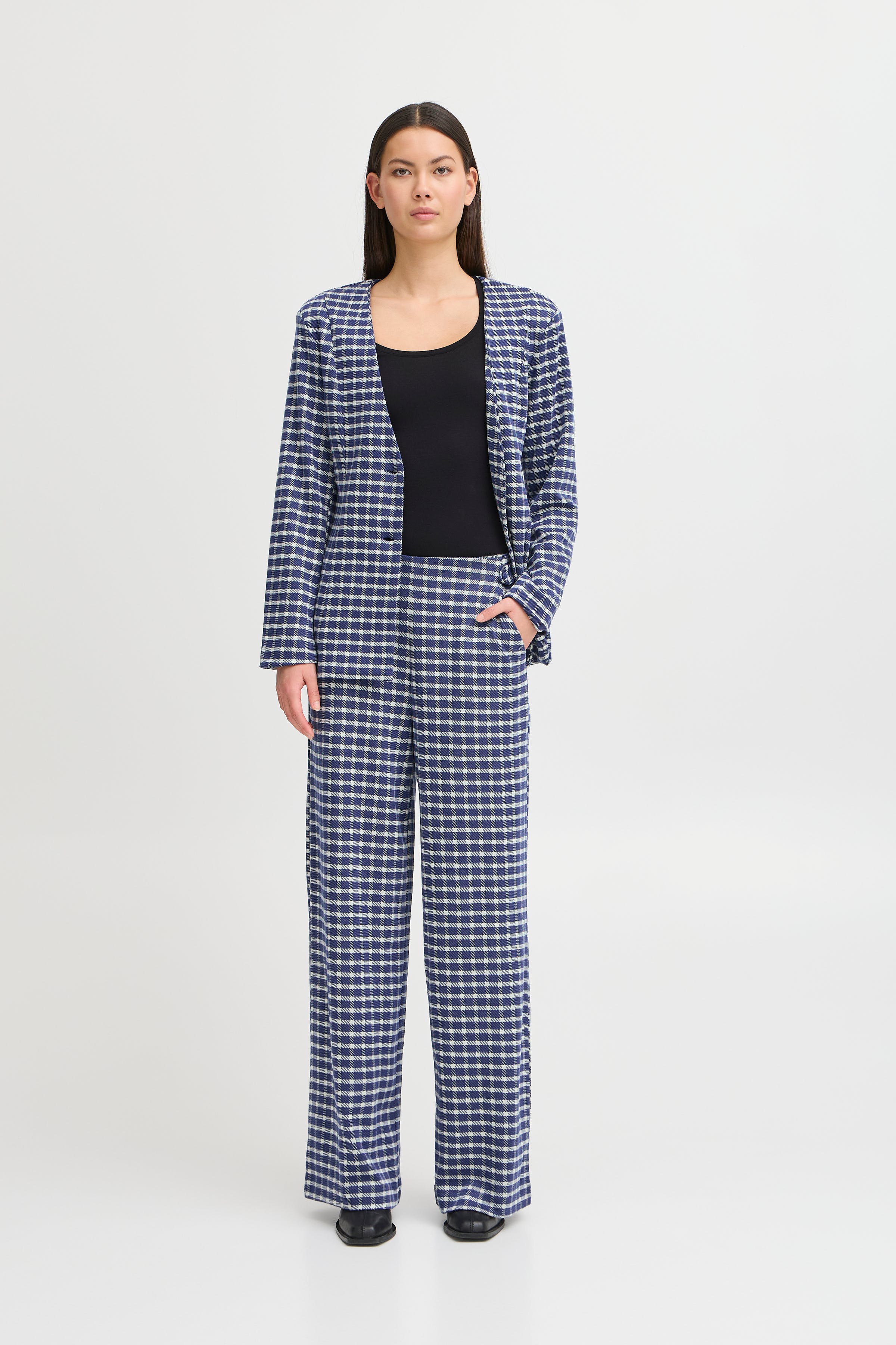 IHKATE CHECLÉ Casual pants LOOKBOOK FRONT 20122527-204151