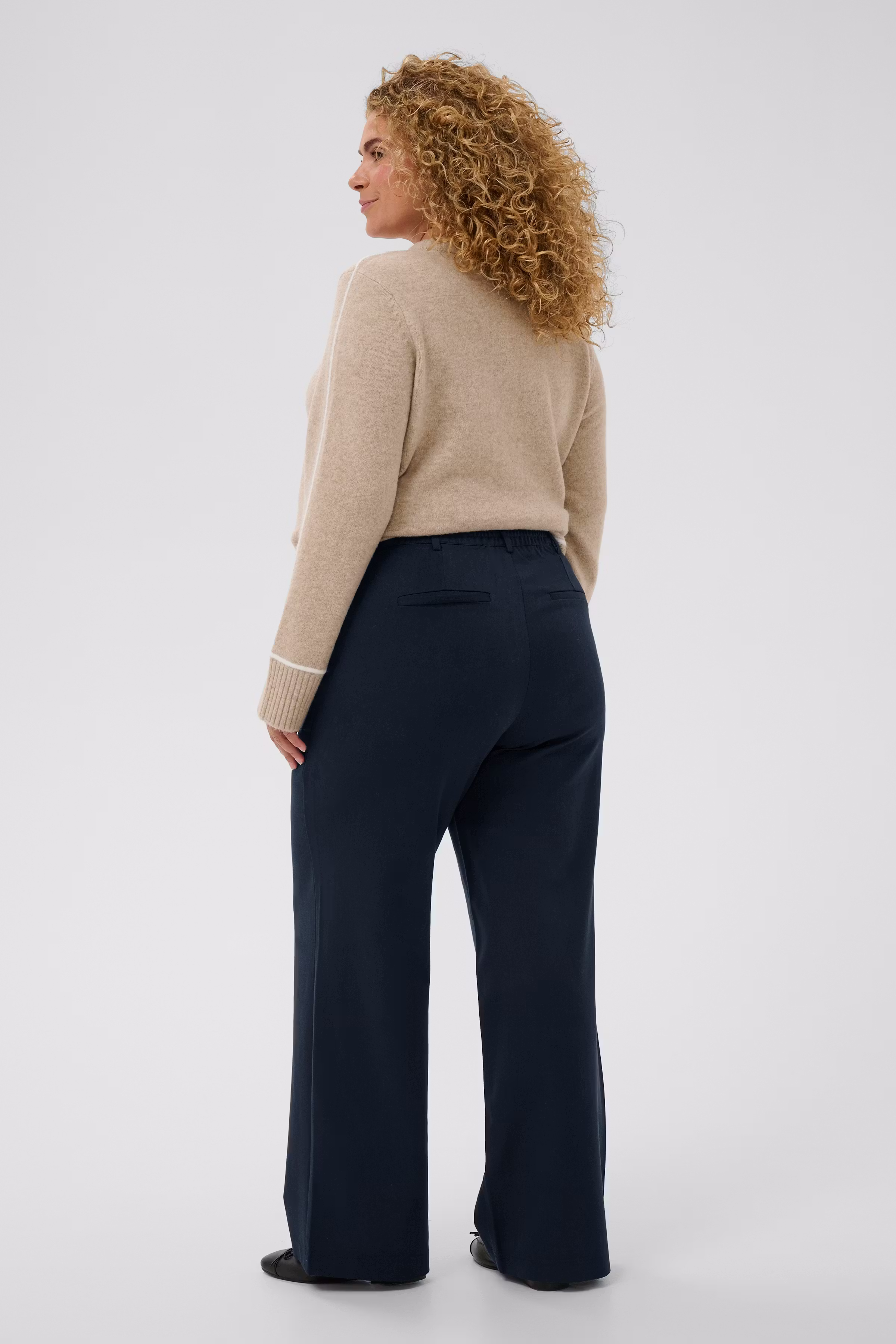 KChalley Pantalon LOOKBOOK BACK 10583936-194020