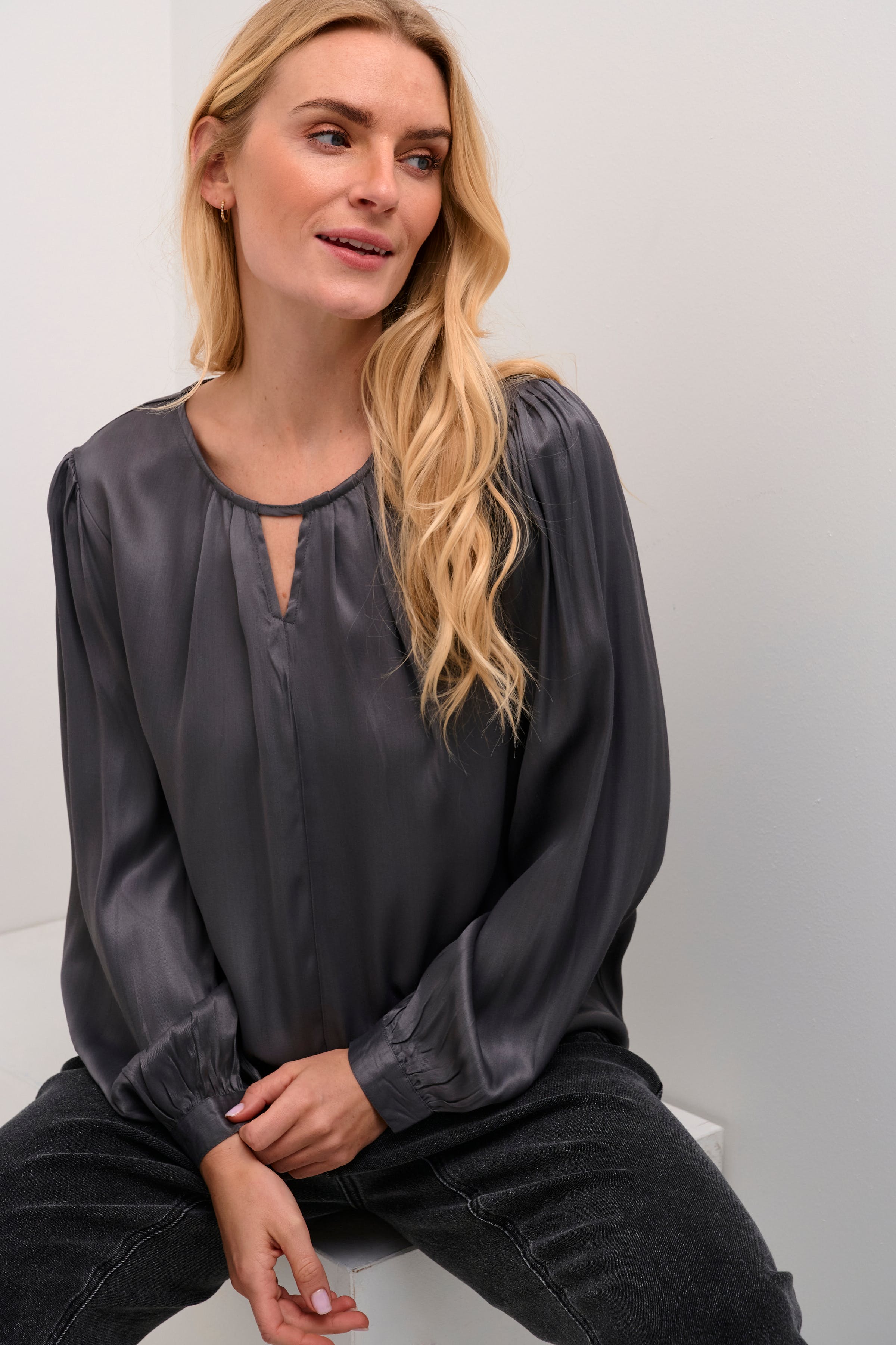 CRViria Blus LOOKBOOK DETAIL 10612917-180201
