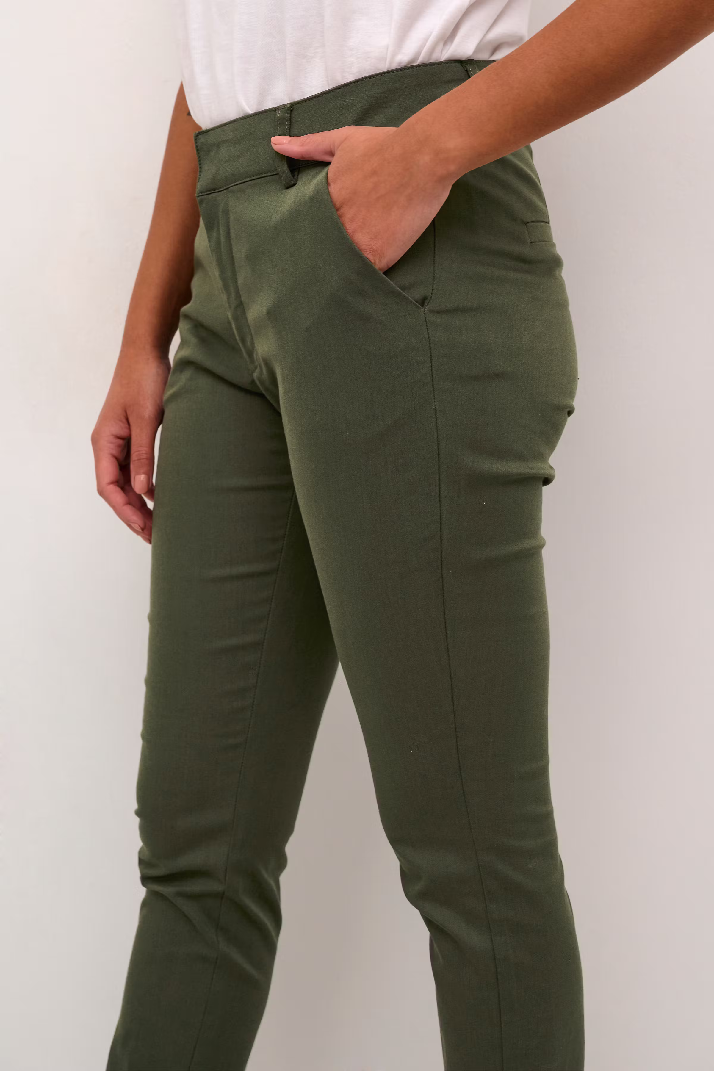 KAlea Hose LOOKBOOK DETAIL 10509141-190414