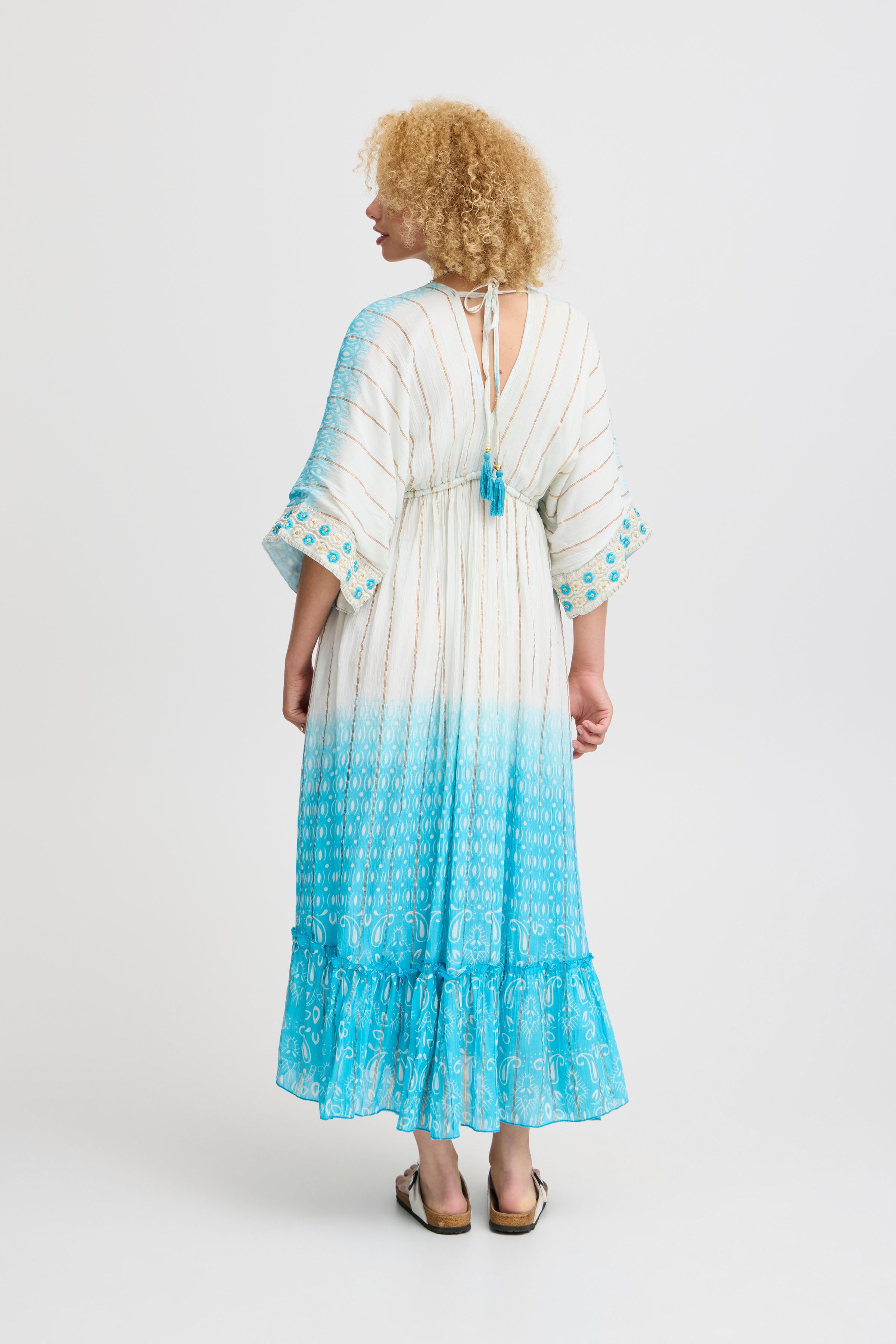 SBORTEA Kjole LOOKBOOK BACK 22100656-154720