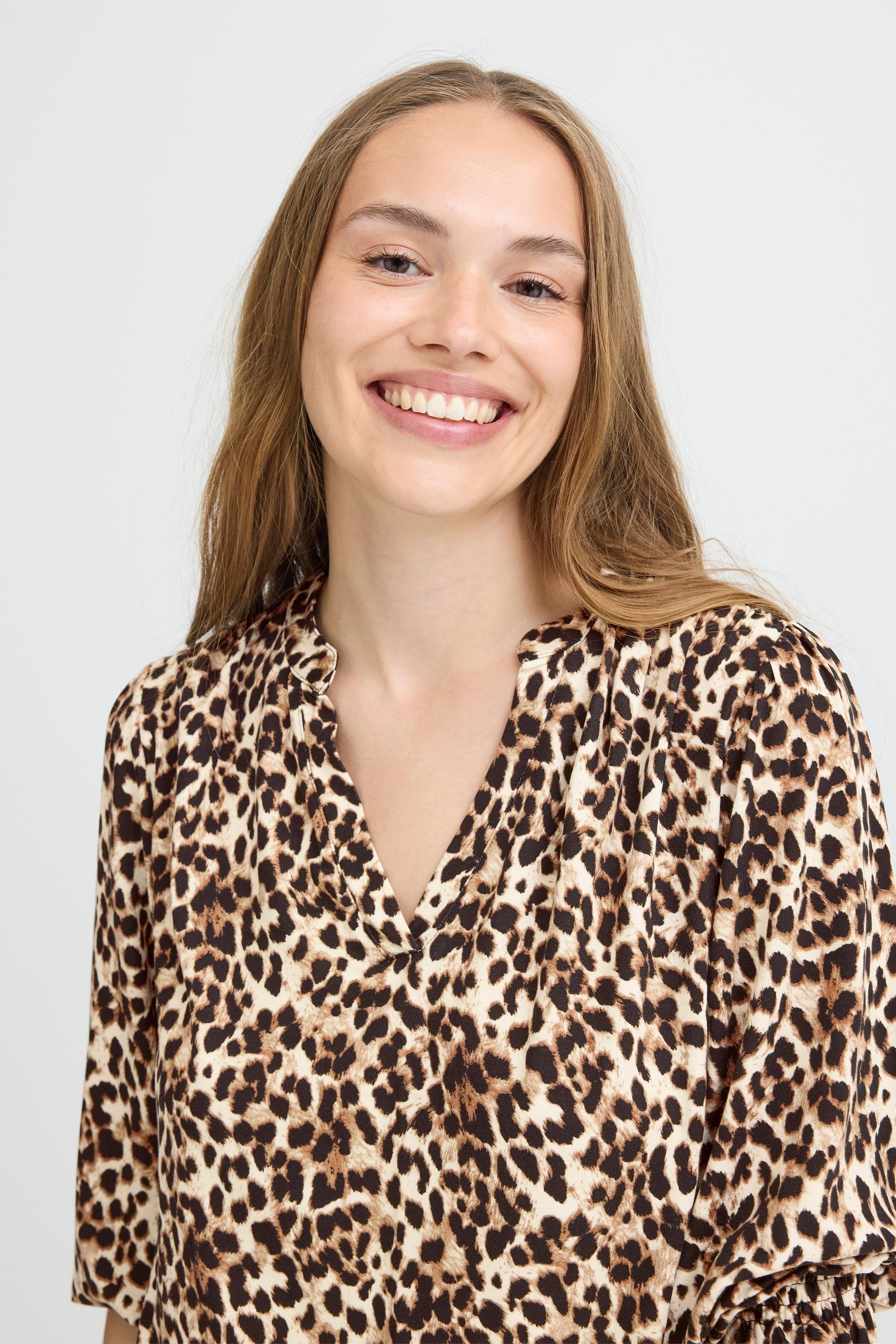 PZCHARLOTTE T-shirt LOOKBOOK DETAIL 50209086-204937