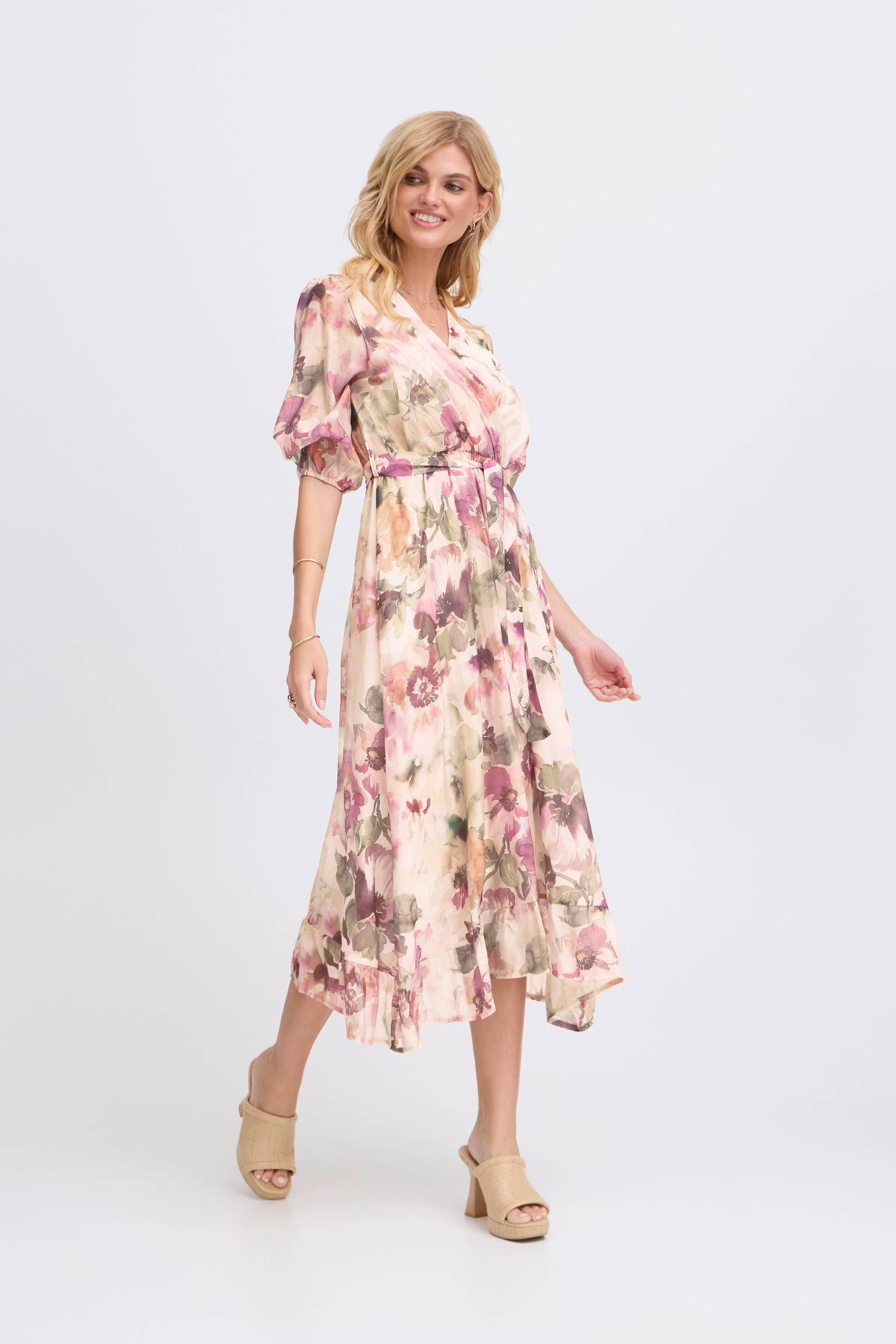 SBLEYIA Kjole LOOKBOOK FRONT 22101017-140002