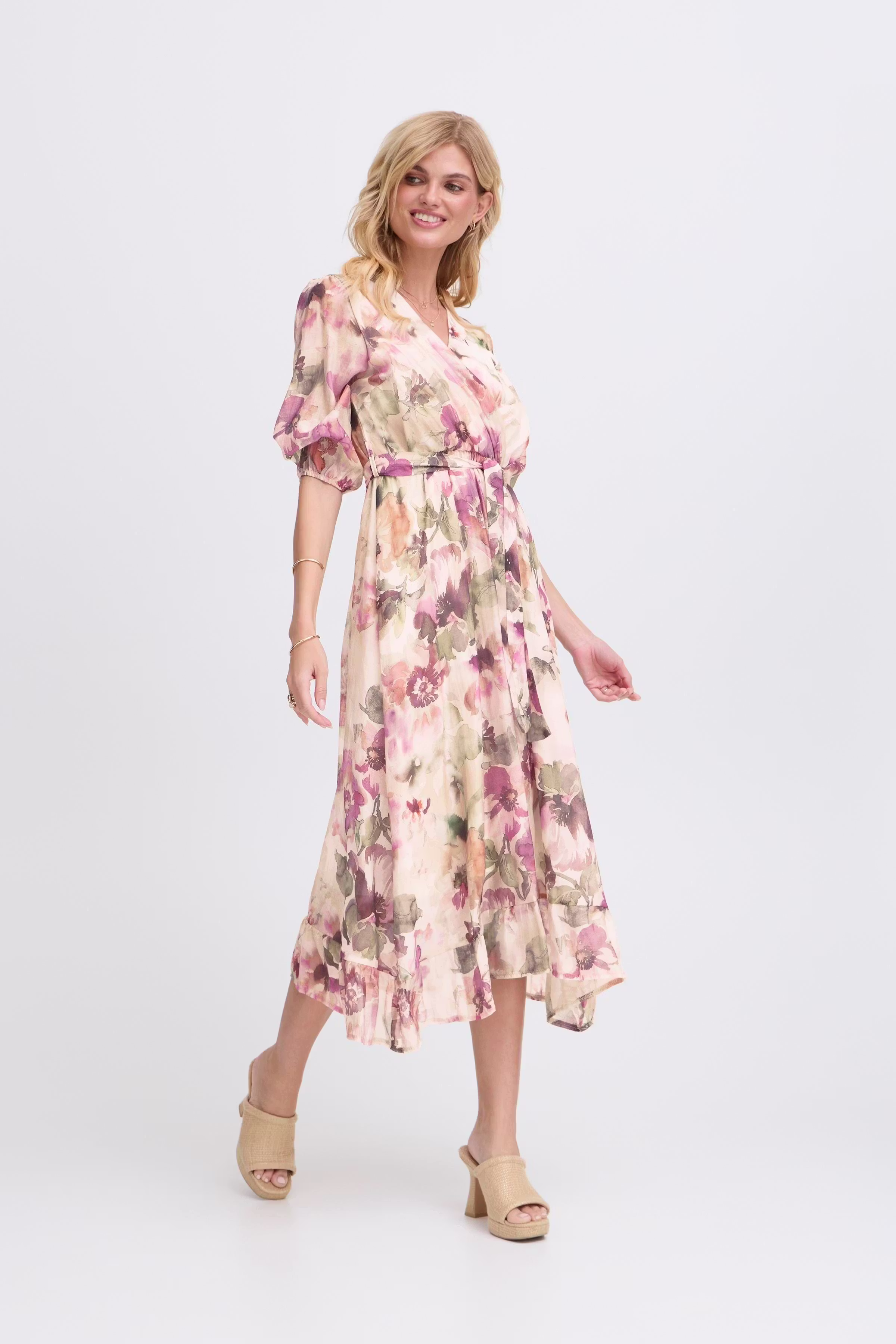 SBLEYIA Kjole LOOKBOOK FRONT 22101017-140002