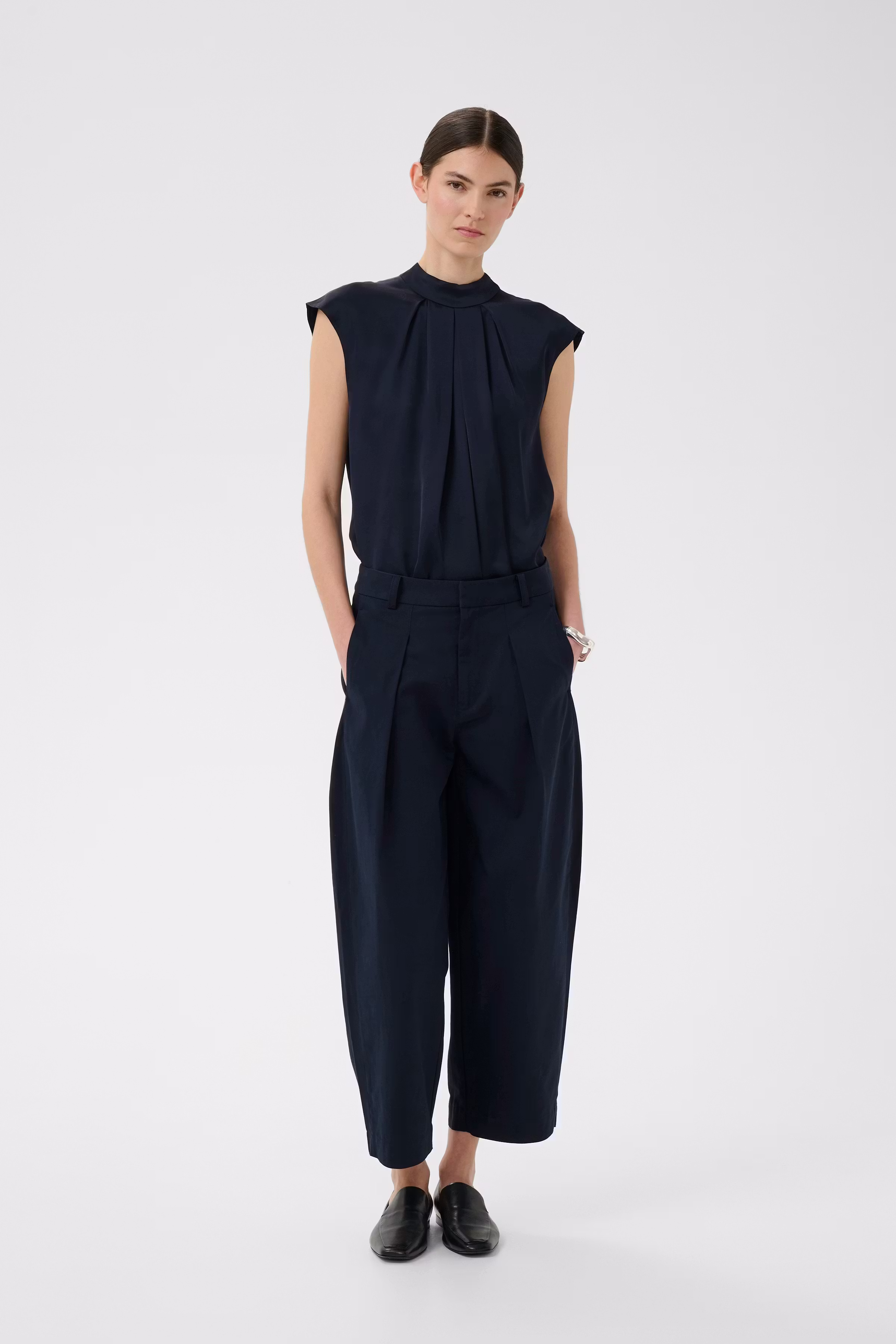 TinikkaIW Cropped Trousers LOOKBOOK FRONT 30111258-193831