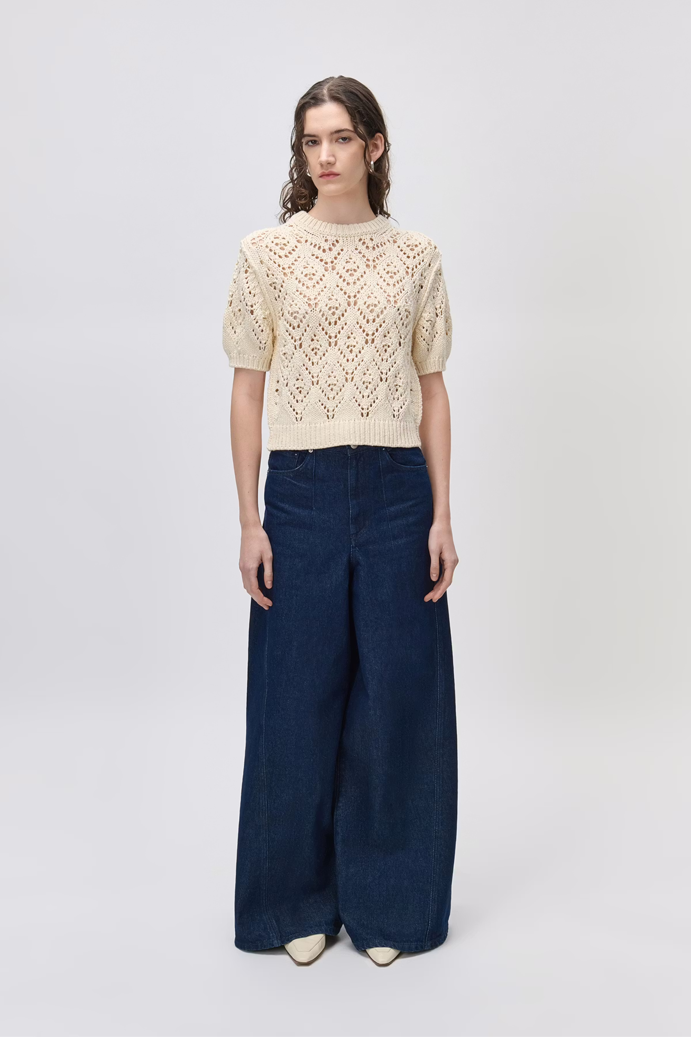 FELIZ Top LOOKBOOK FRONT 30600607-WH022