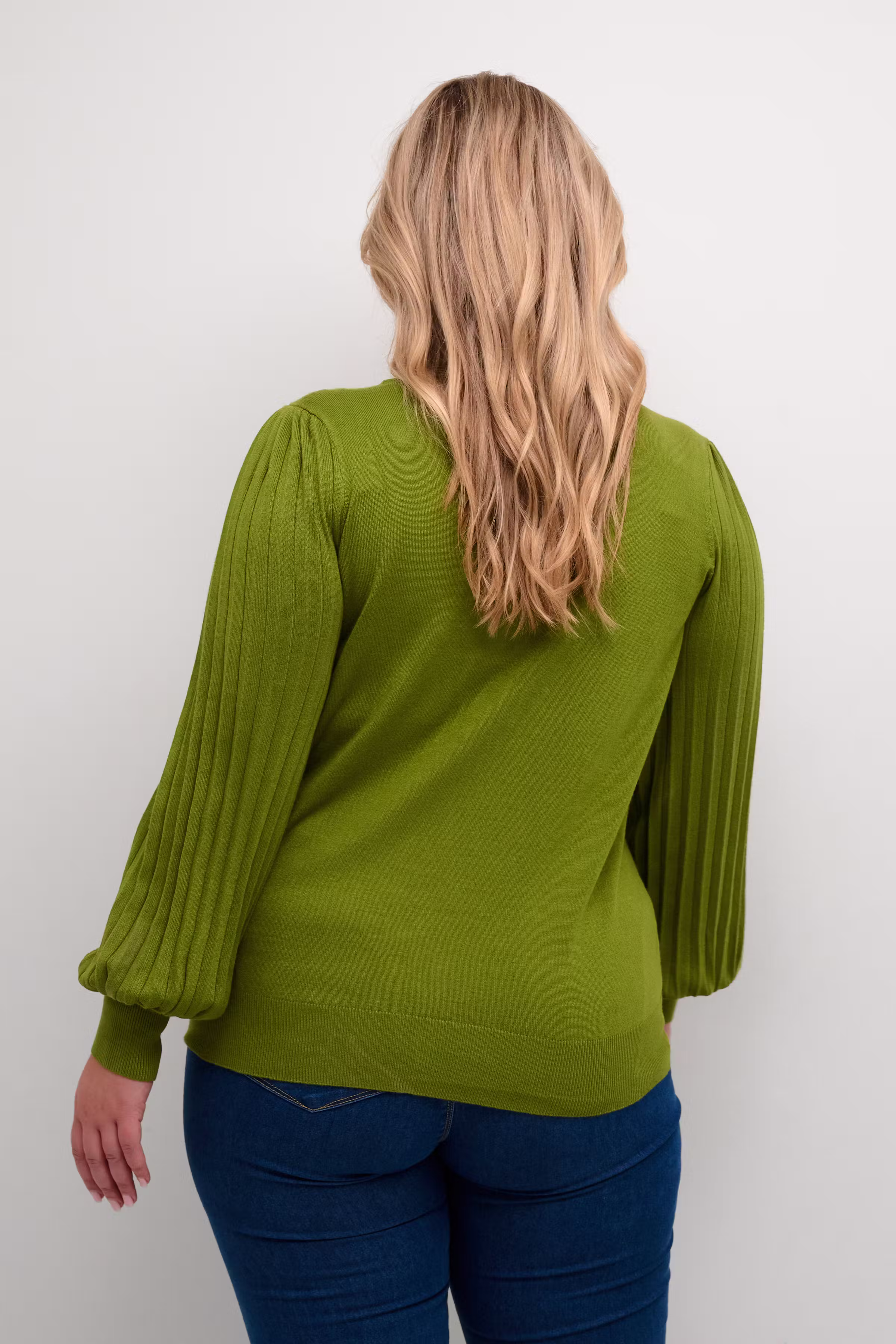 KCloni Pullover LOOKBOOK BACK 10581811-180435