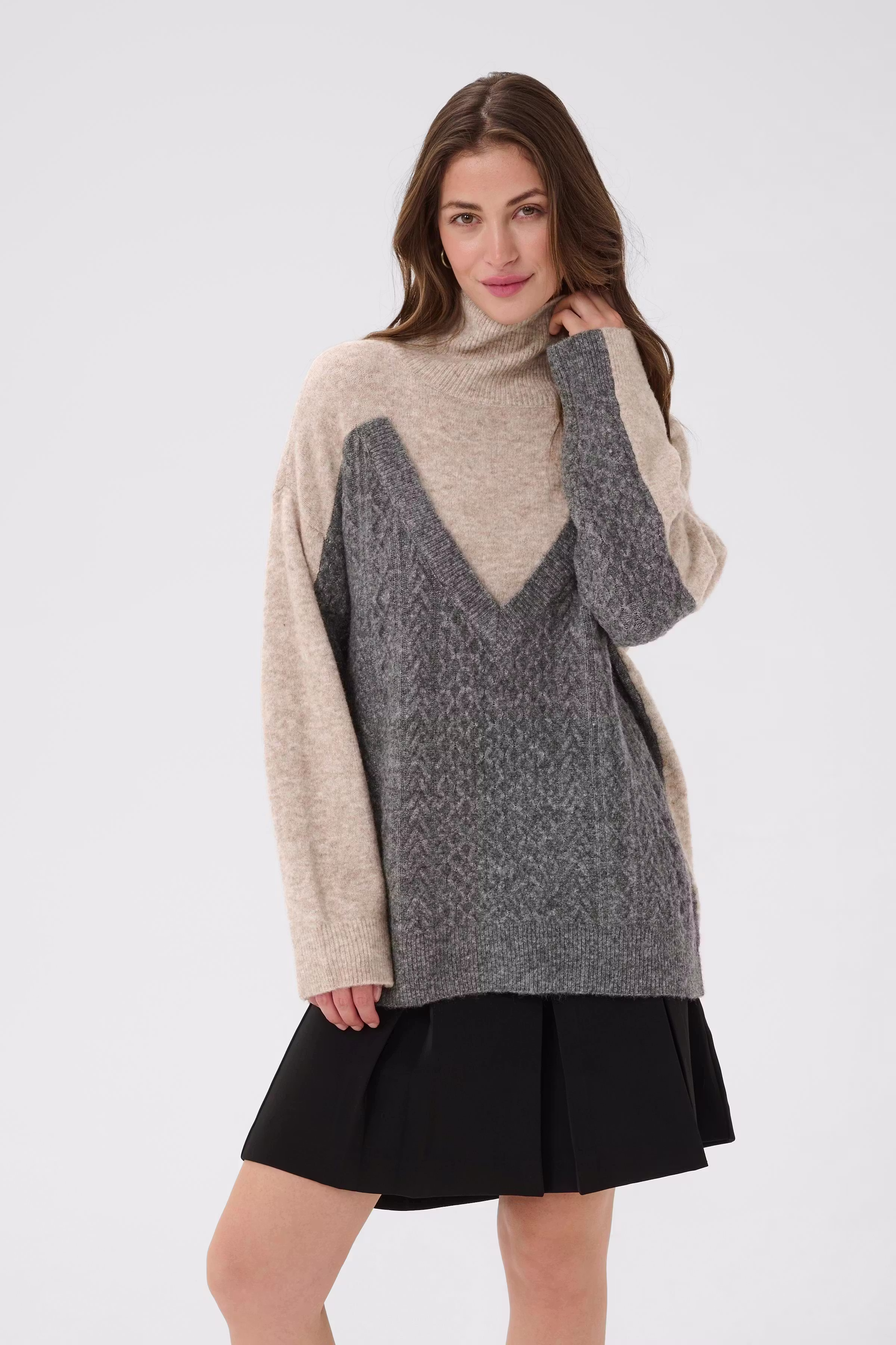 CRMyttah Pullover LOOKBOOK FRONT 10614244-108335