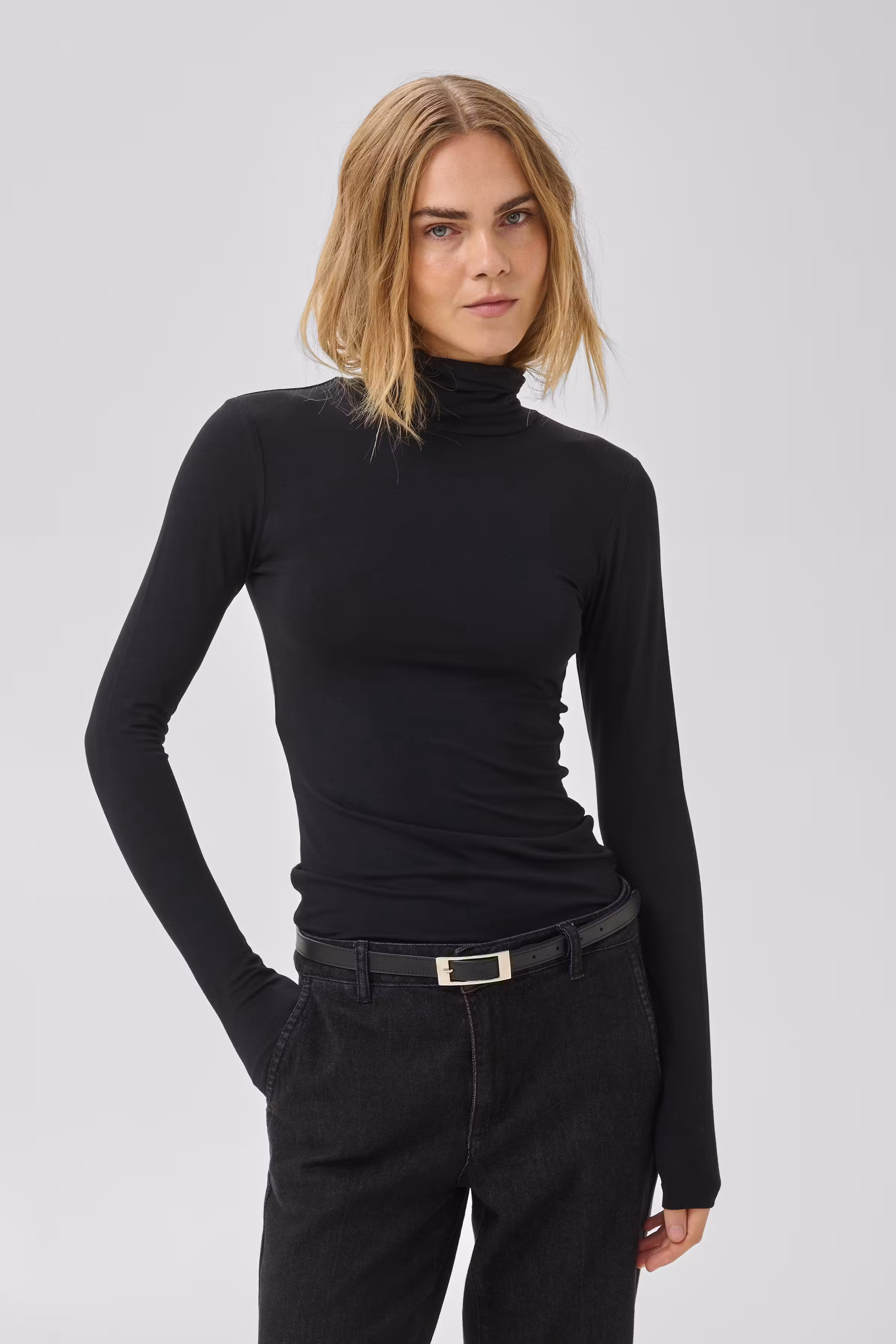 17 THE MODAL ROLLNECK LOOKBOOK FRONT 10704972-100031