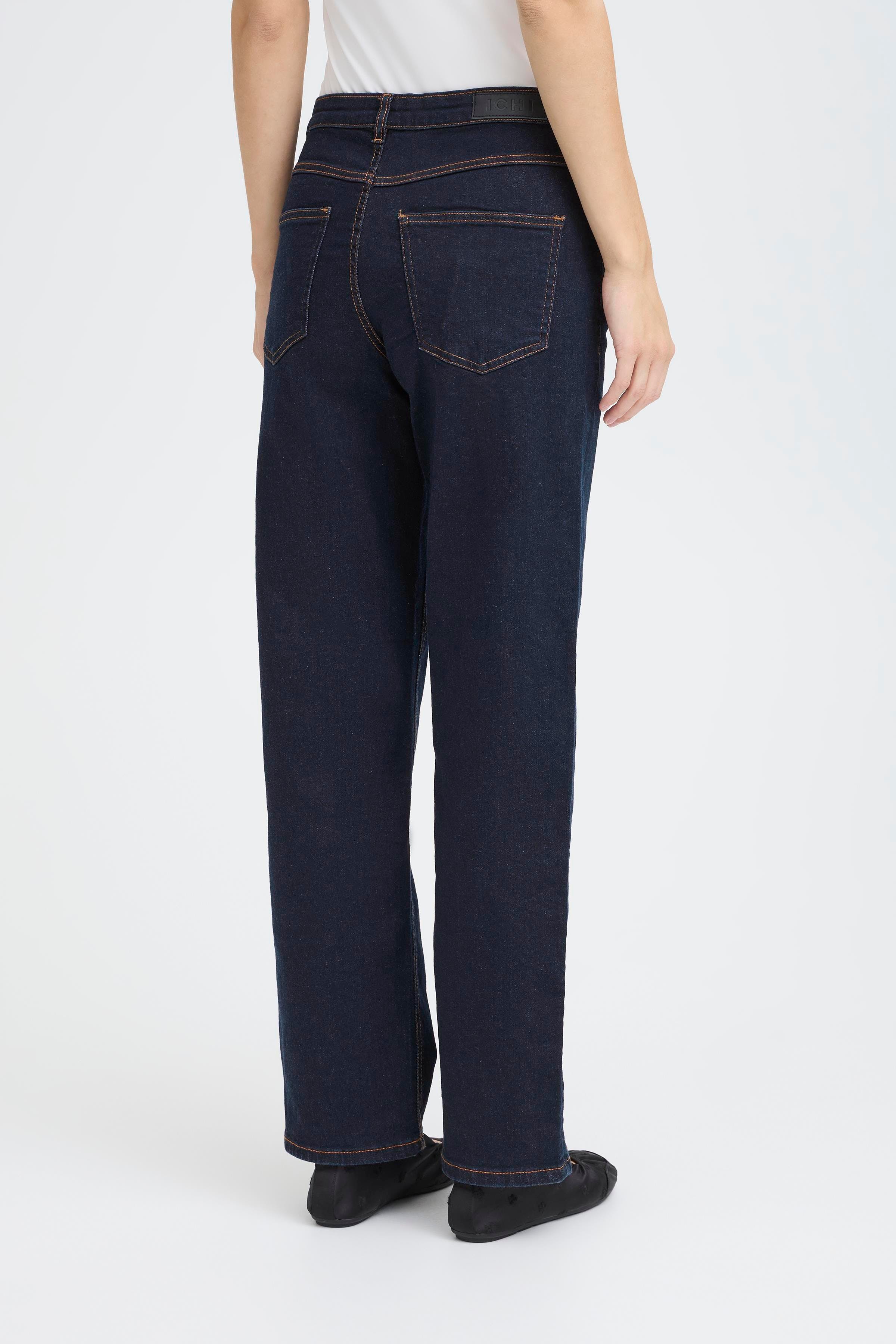 IHTWIGGY STRAIGHT Jeans LOOKBOOK FRONT 20119128-900000209