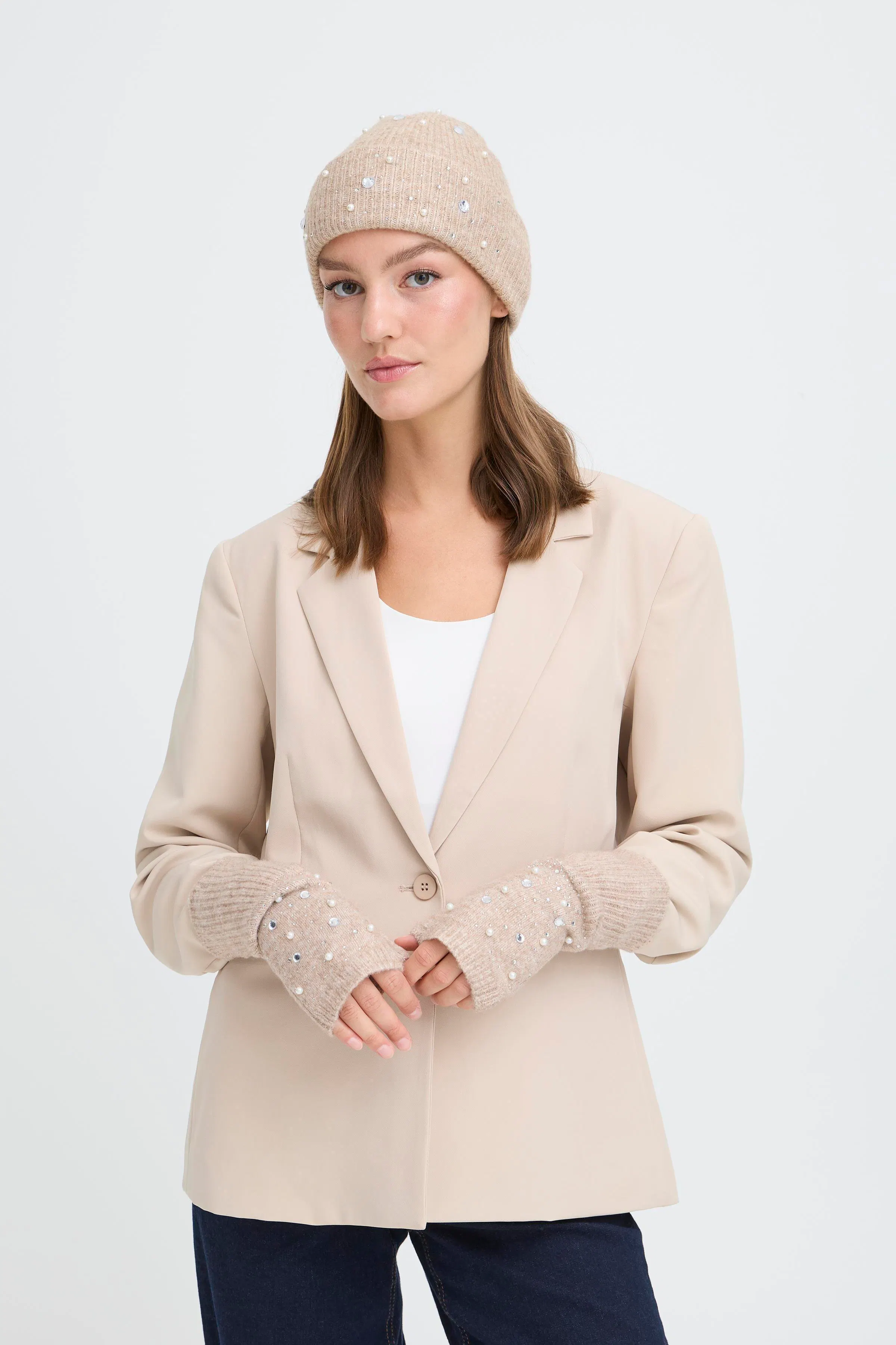 IAMACY Hatt LOOKBOOK FRONT 20124752-1304011