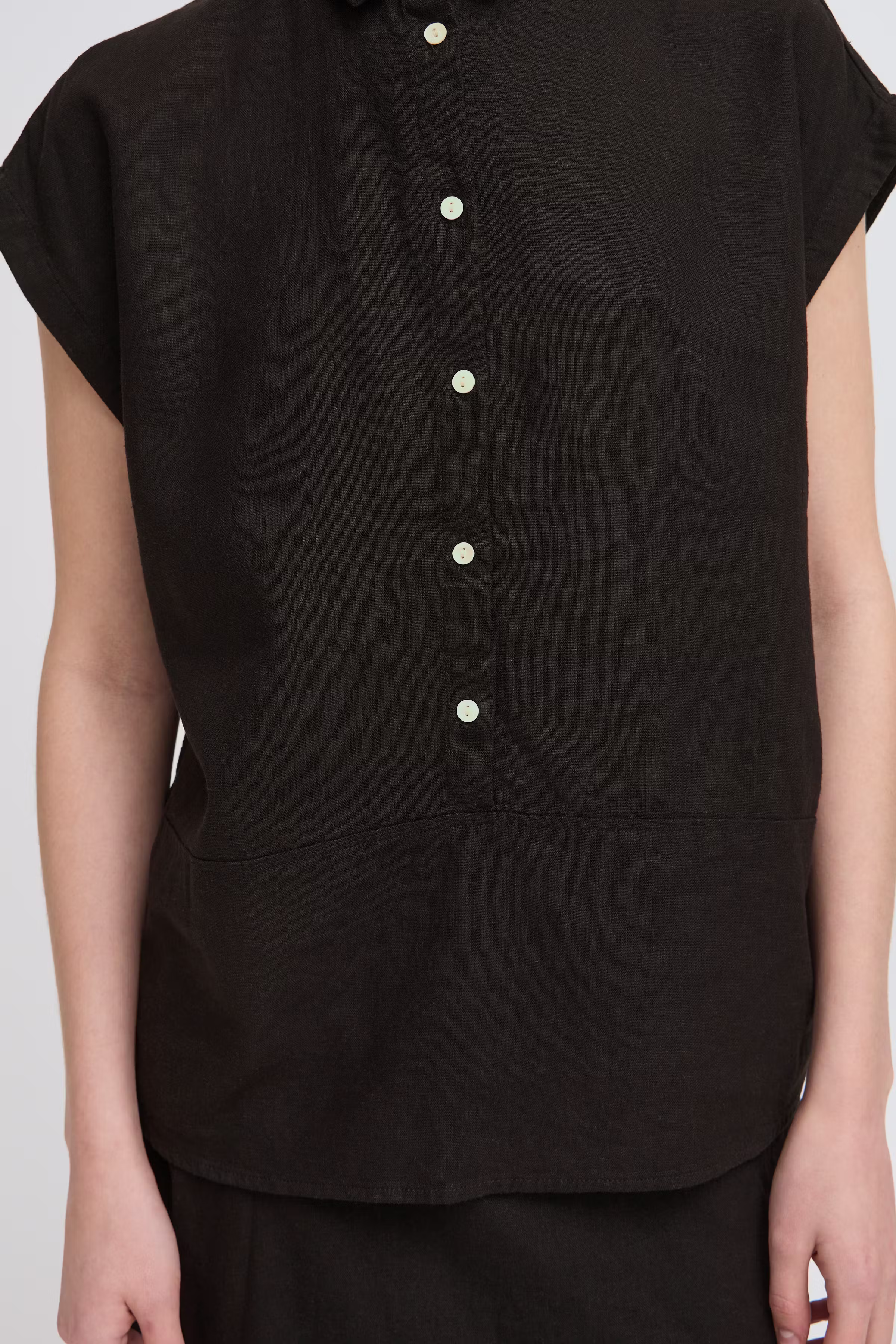 IHLINNO Blouse met korte mouwen LOOKBOOK DETAIL 20122922-194008