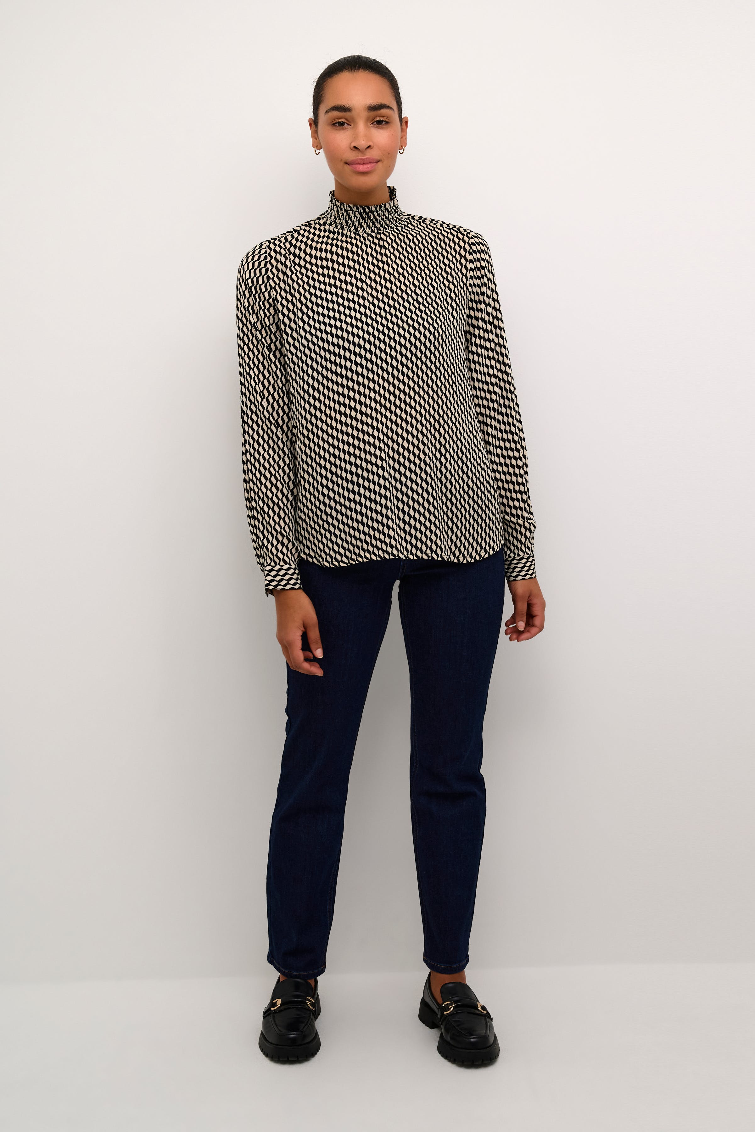 KAamber Blus LOOKBOOK FRONT 10508258-106473