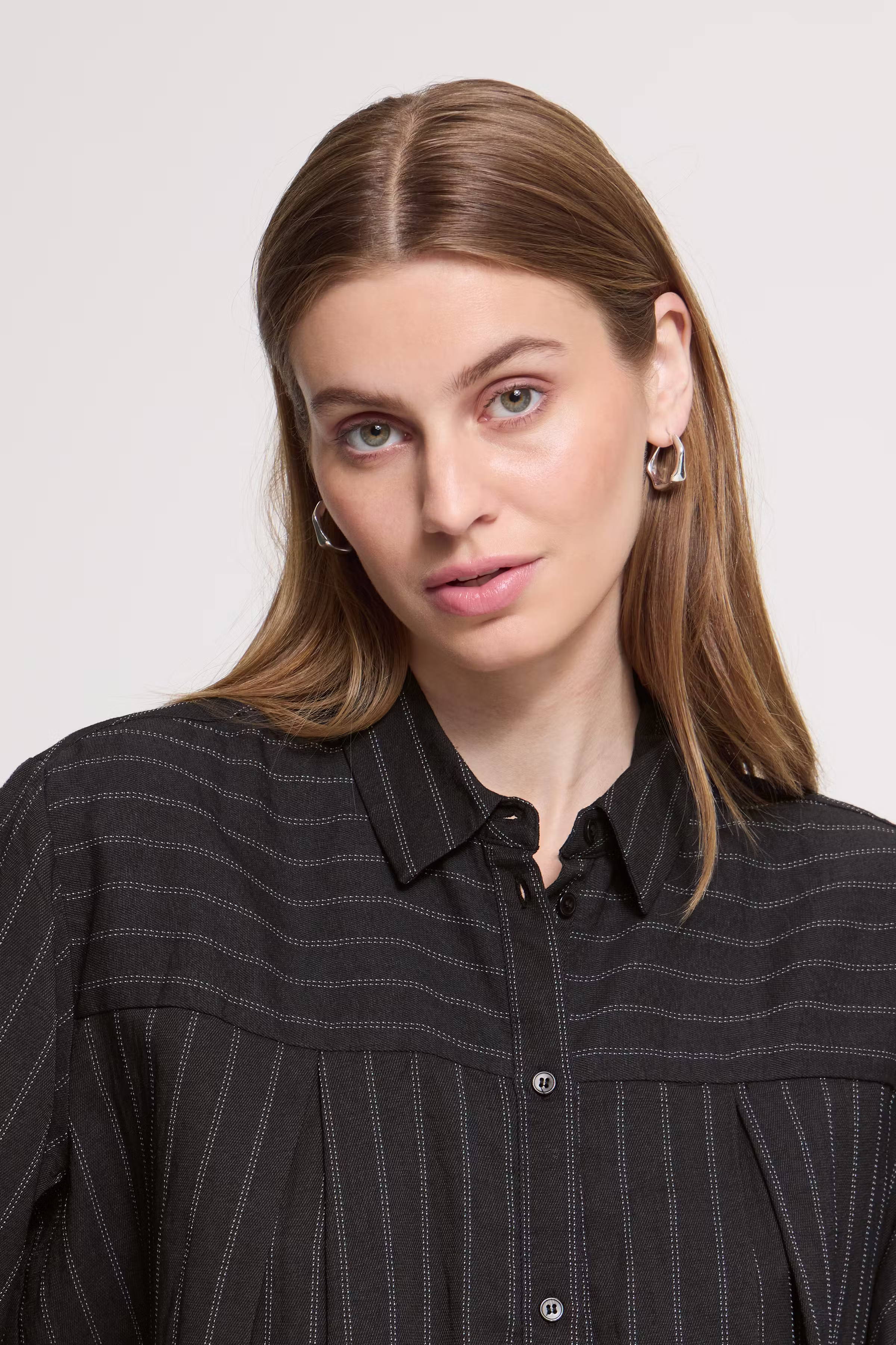 IHFIENNA Skjorta LOOKBOOK DETAIL 20126159-900008688