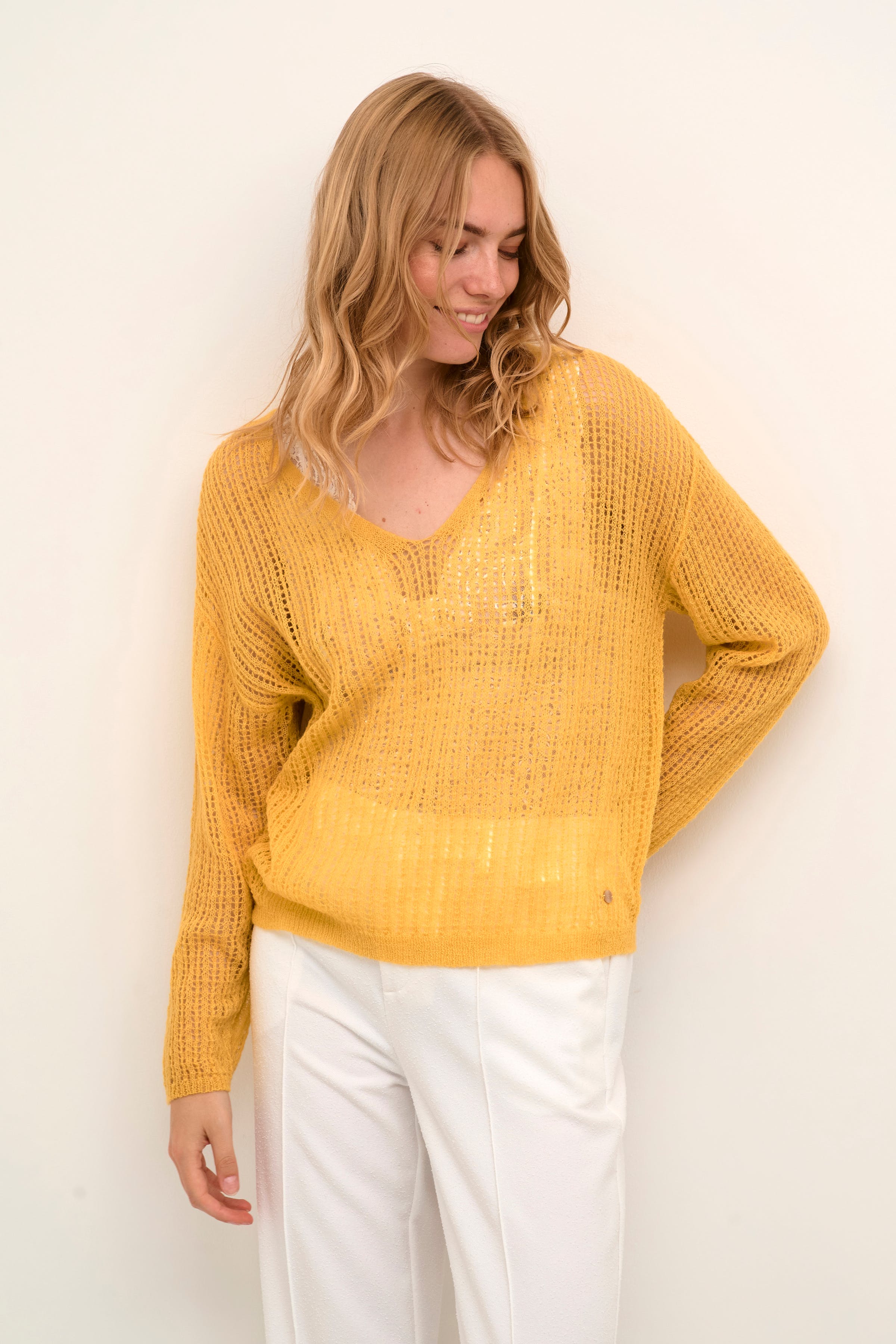 CRClara Pullover LOOKBOOK FRONT 10612319-140837