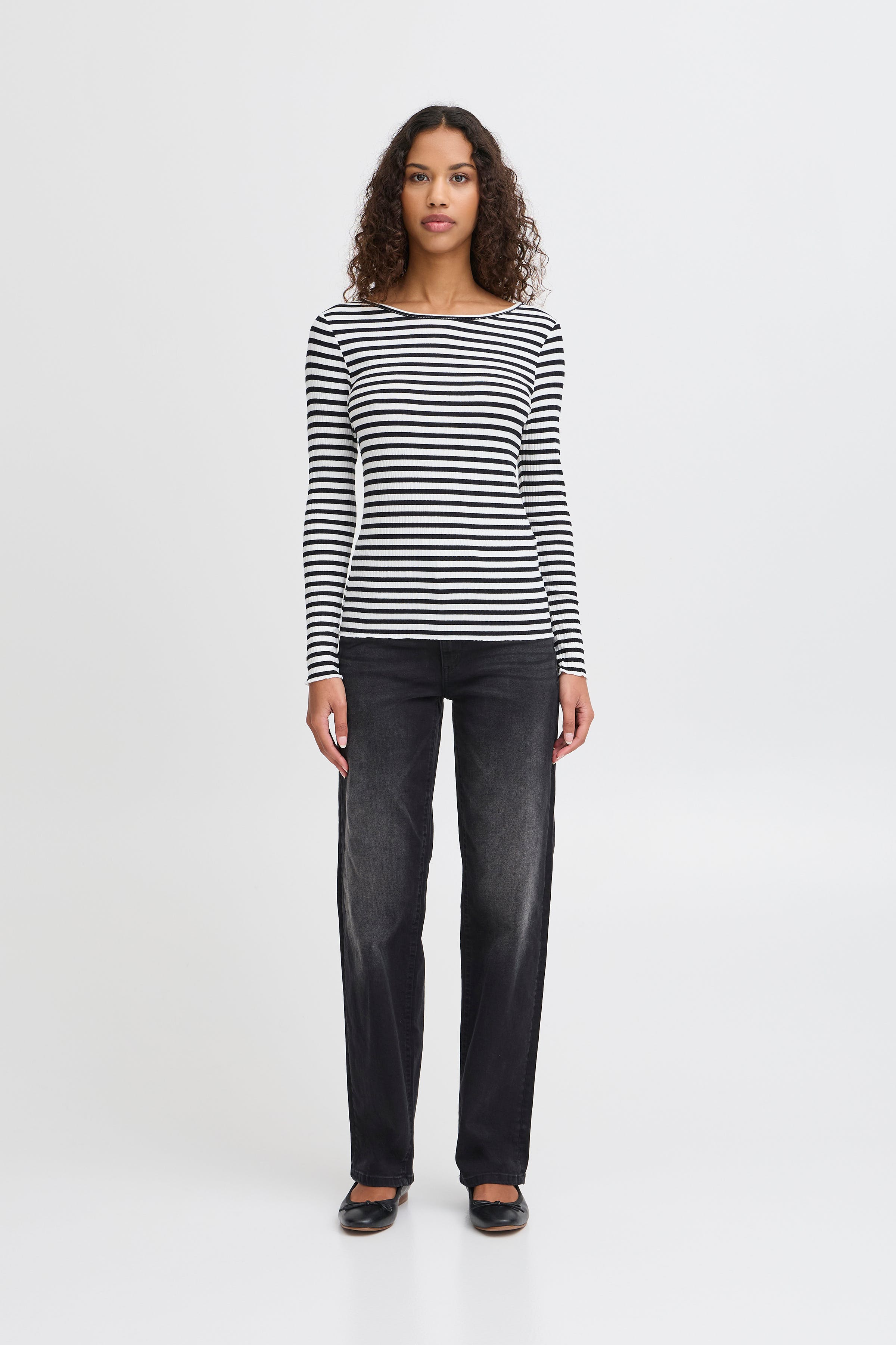 IHCELLA Langærmet T-shirt LOOKBOOK FRONT 20122819-204416