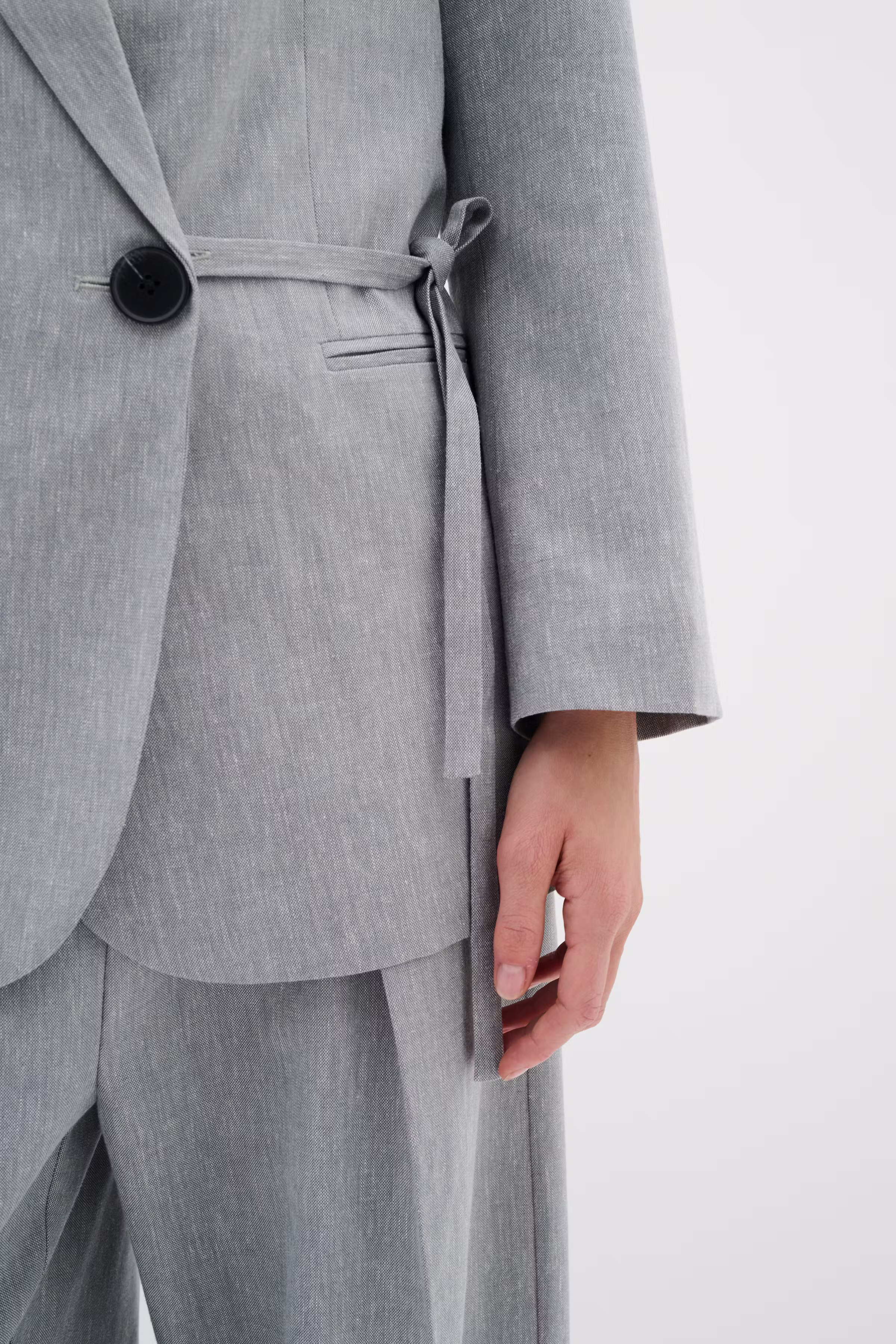 YanIW Blazer LOOKBOOK DETAIL 30110630-1740161