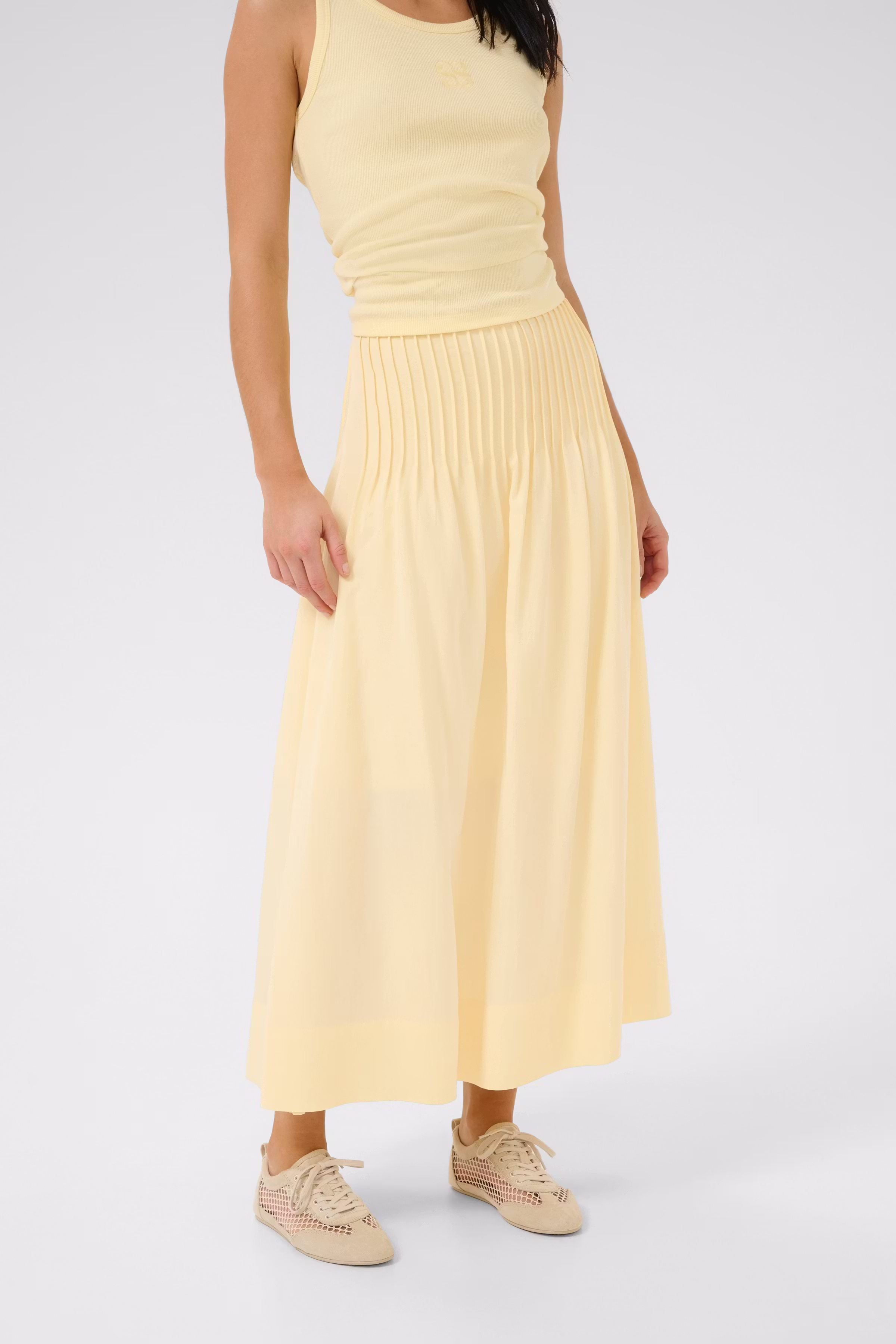 GildaMW Skirt LOOKBOOK FRONT 10705142-120715