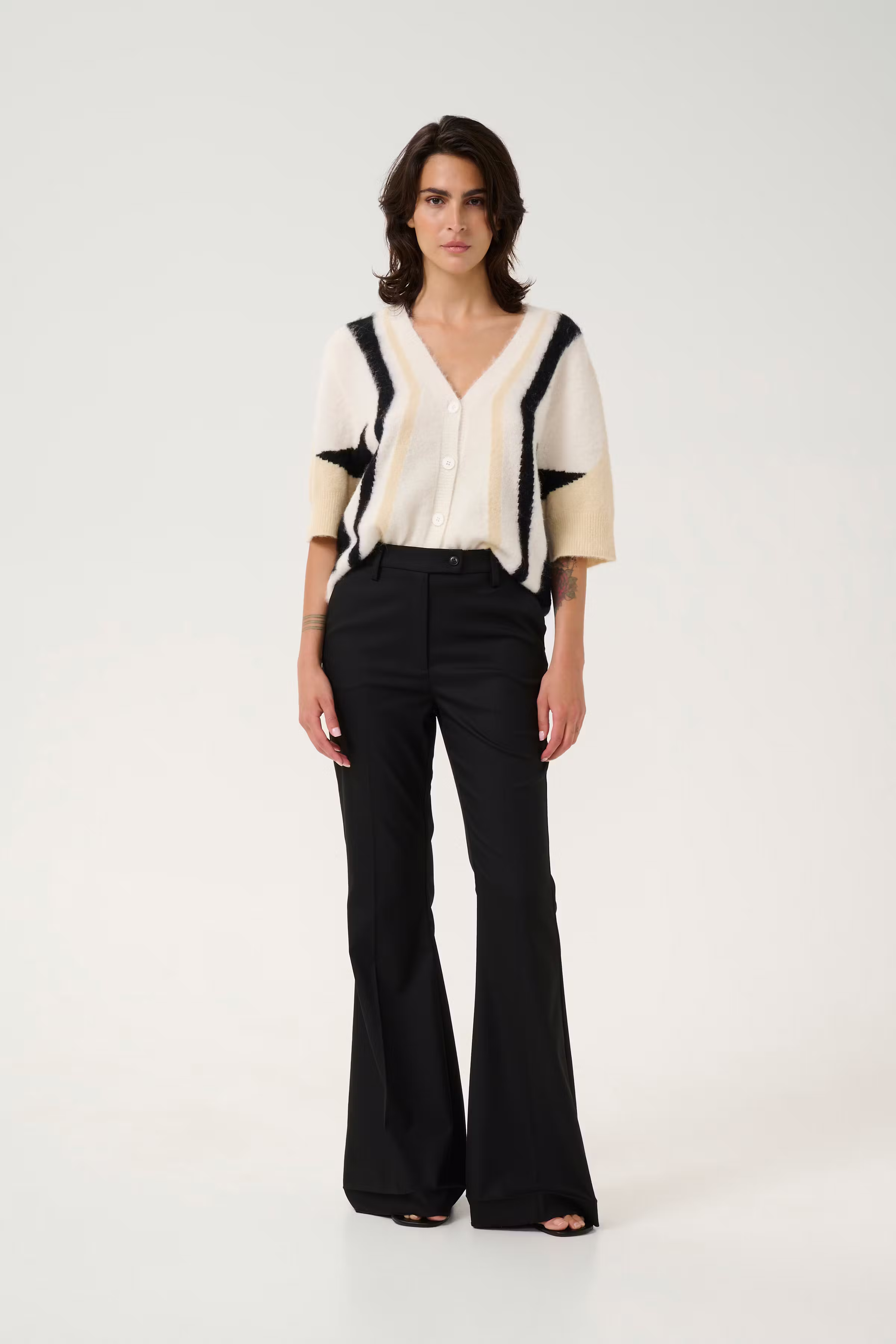 GZalpha Cardigan LOOKBOOK FRONT 10910065-107486