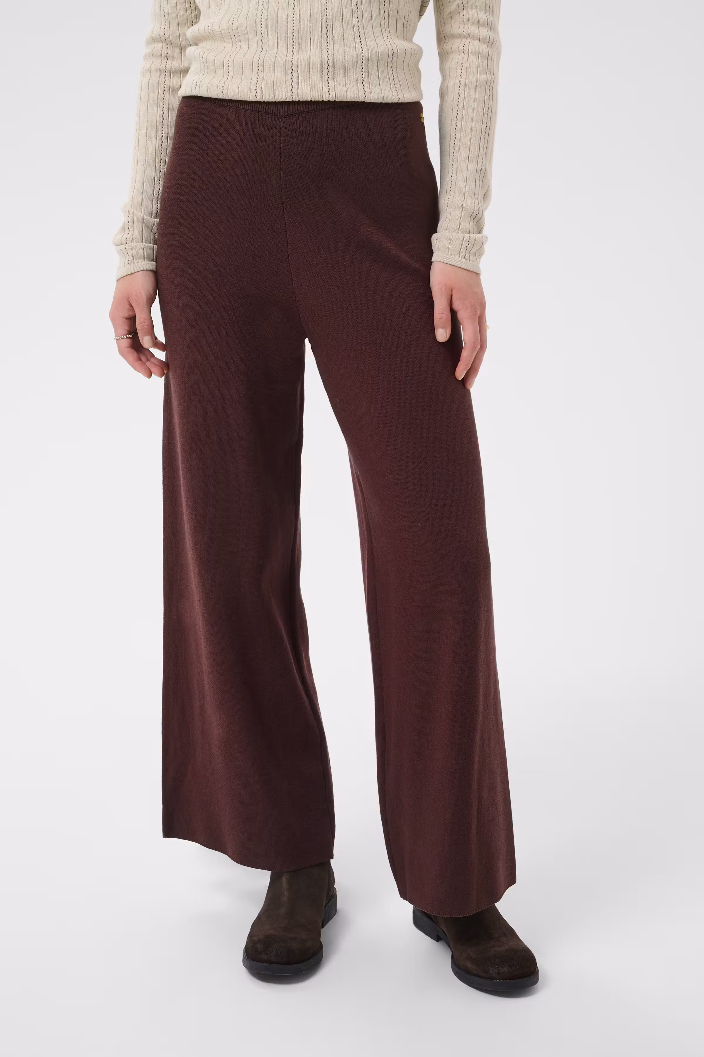 CRDela Trousers LOOKBOOK FRONT 10615501-191016
