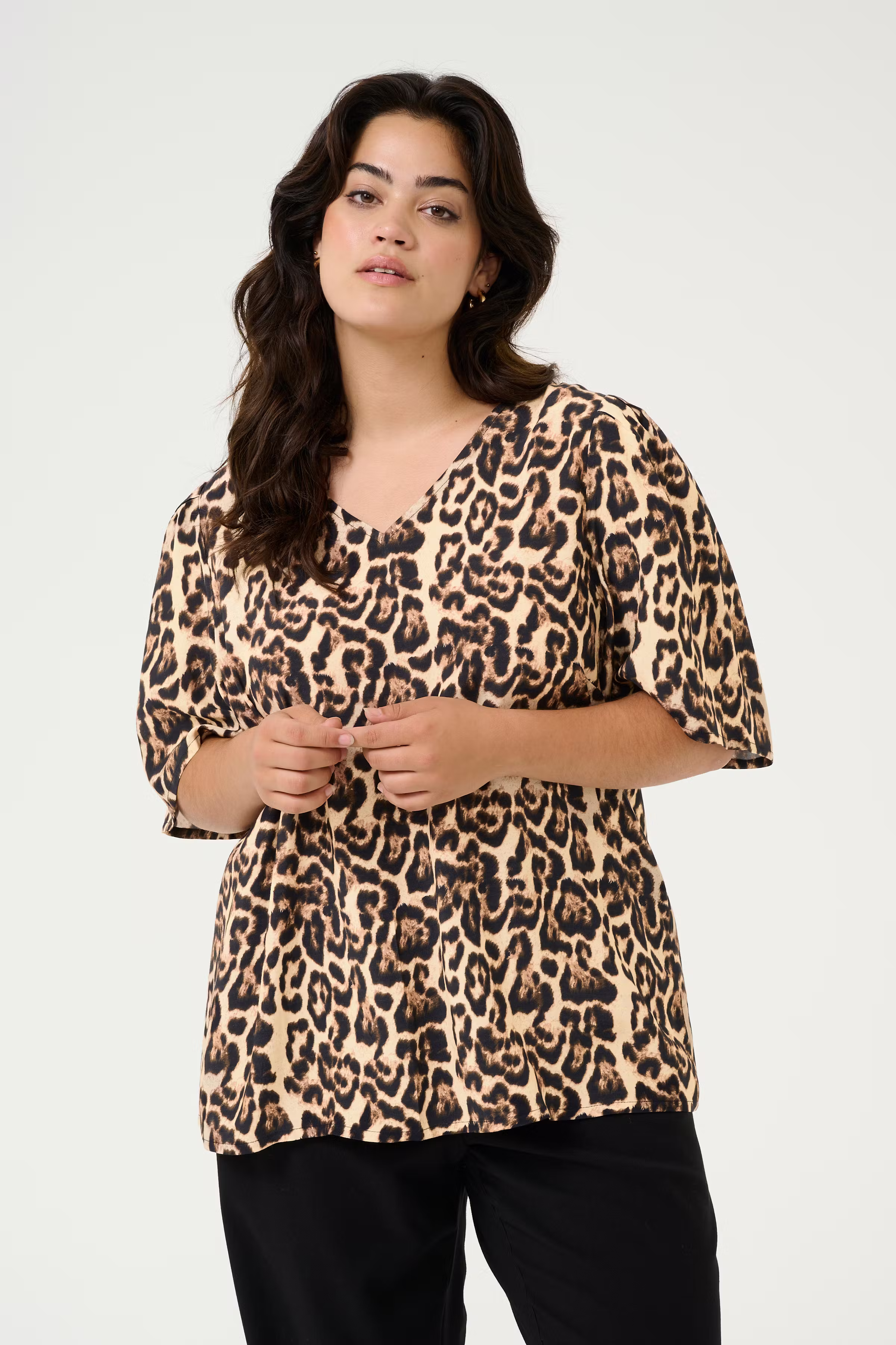 KCperla Leopardenbluse LOOKBOOK FRONT 10583139-107281