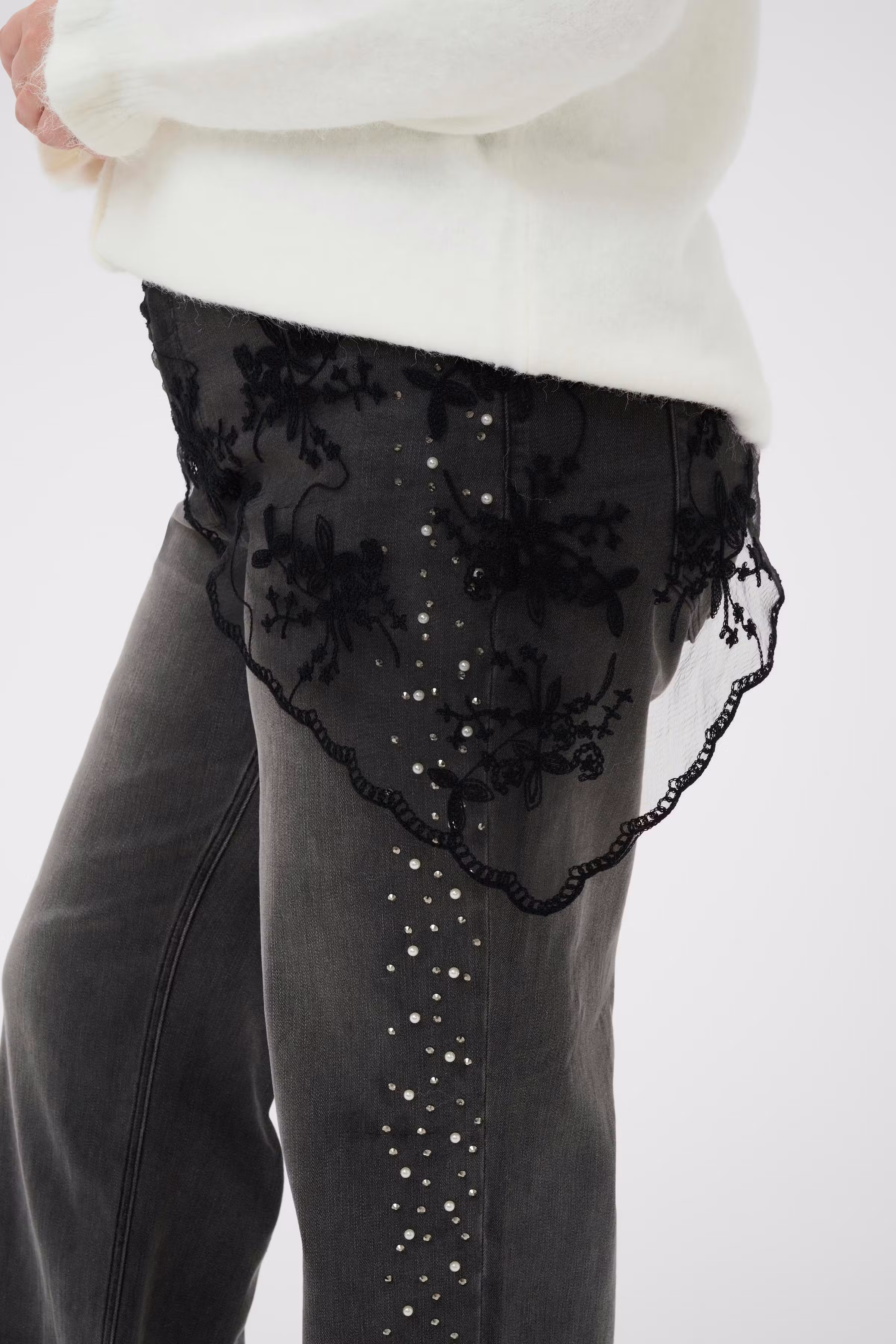 KAhally Scarf LOCATION NONE 10512265-100121