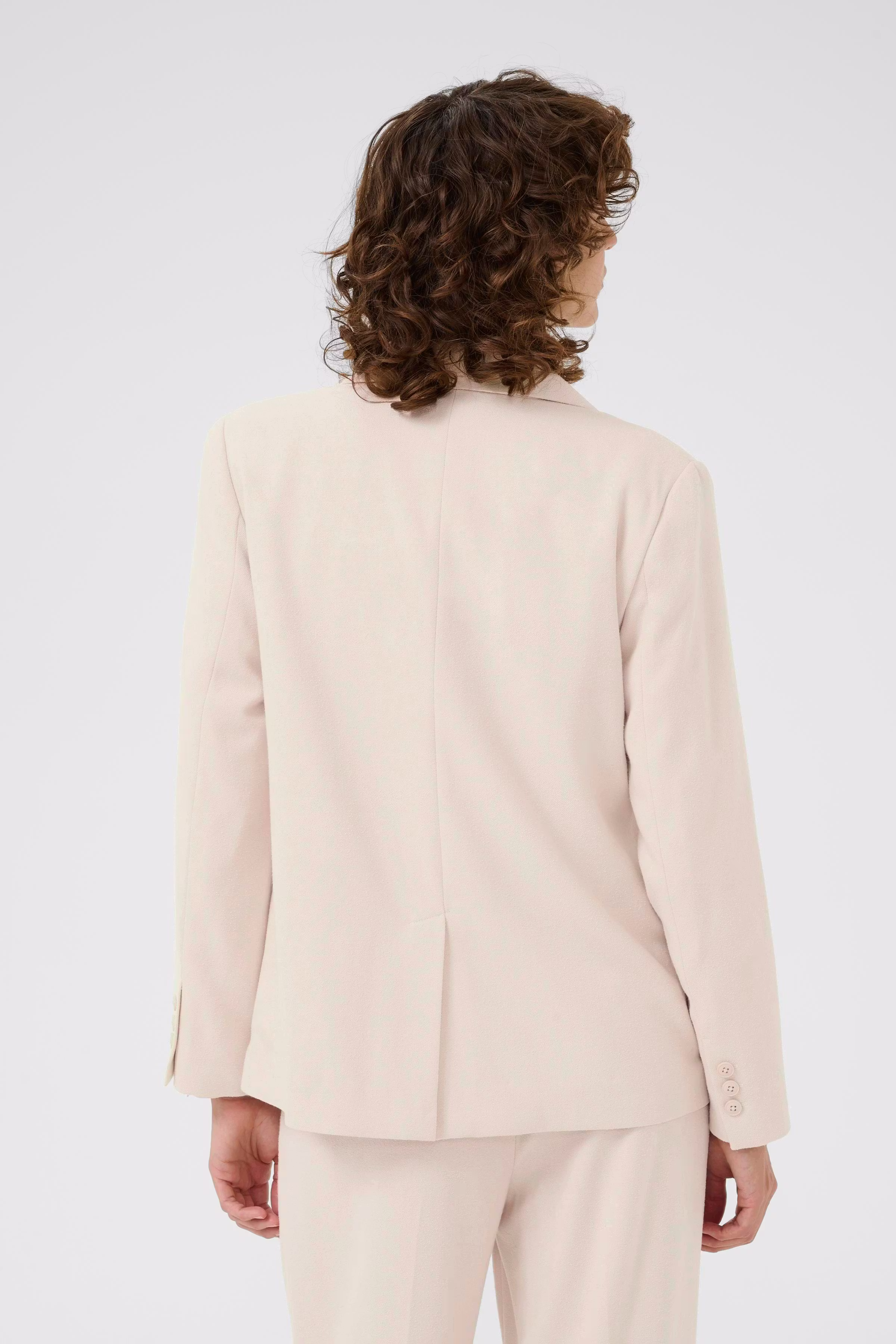 SalihaPW Blazer LOOKBOOK BACK 30309949-130400