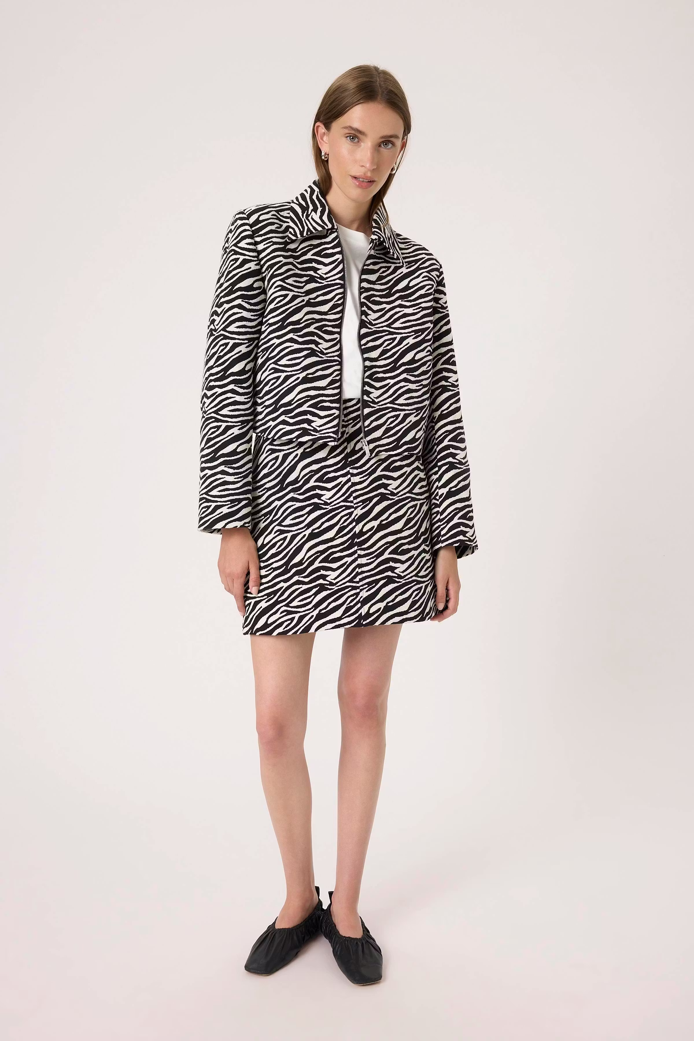 SLDarleen Blazer LOOKBOOK FRONT 30408702-304329